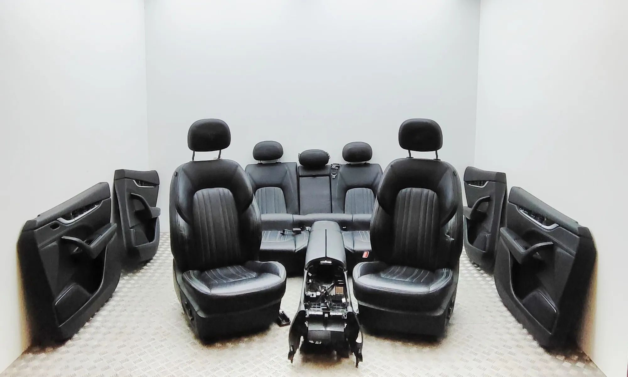 Maserati Levante Interior Seats W/ Door Cards Kit 54723077621, 54723077622, 54723077635 Interior ...
