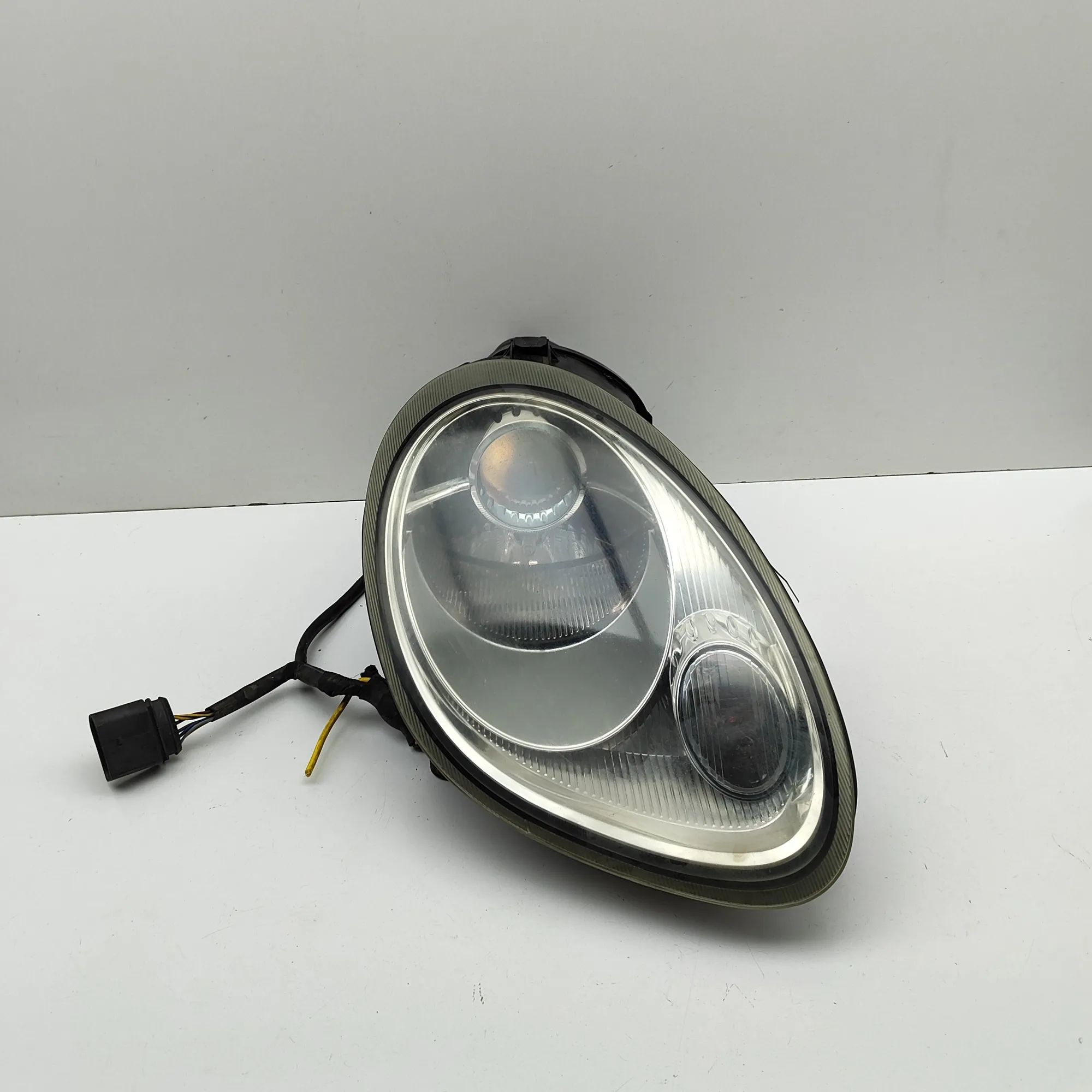 Porsche Boxster (987) Front Right Headlight 98763116402, 98763106411 Front Right Headlight ...