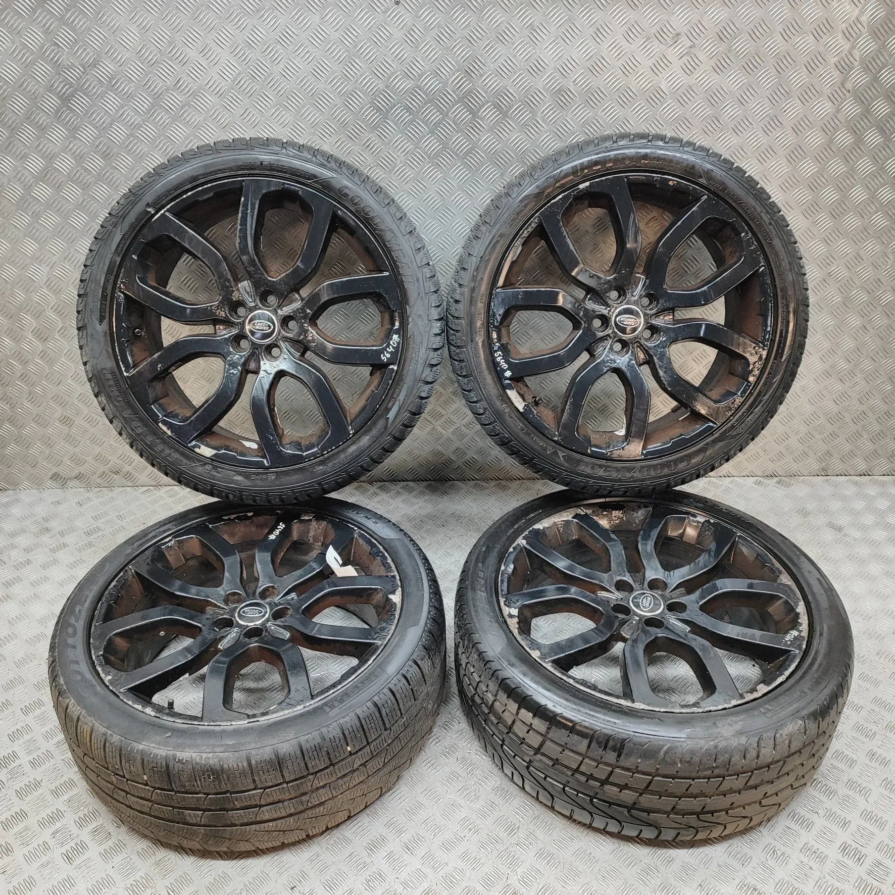 Land Rover Range Rover Evoque Alloy Wheel Set