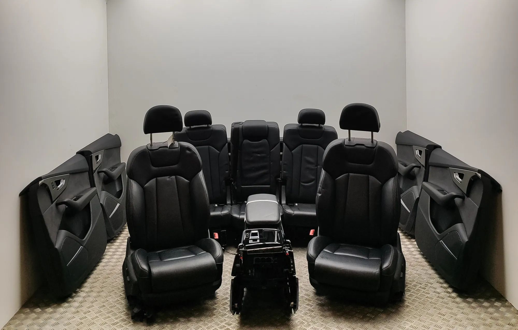 Audi Q7 (4M) Interior Seats W/ Door Cards Kit 4M0010500, 4M0867318B, 4M0867118B, 4M0867117B, ...