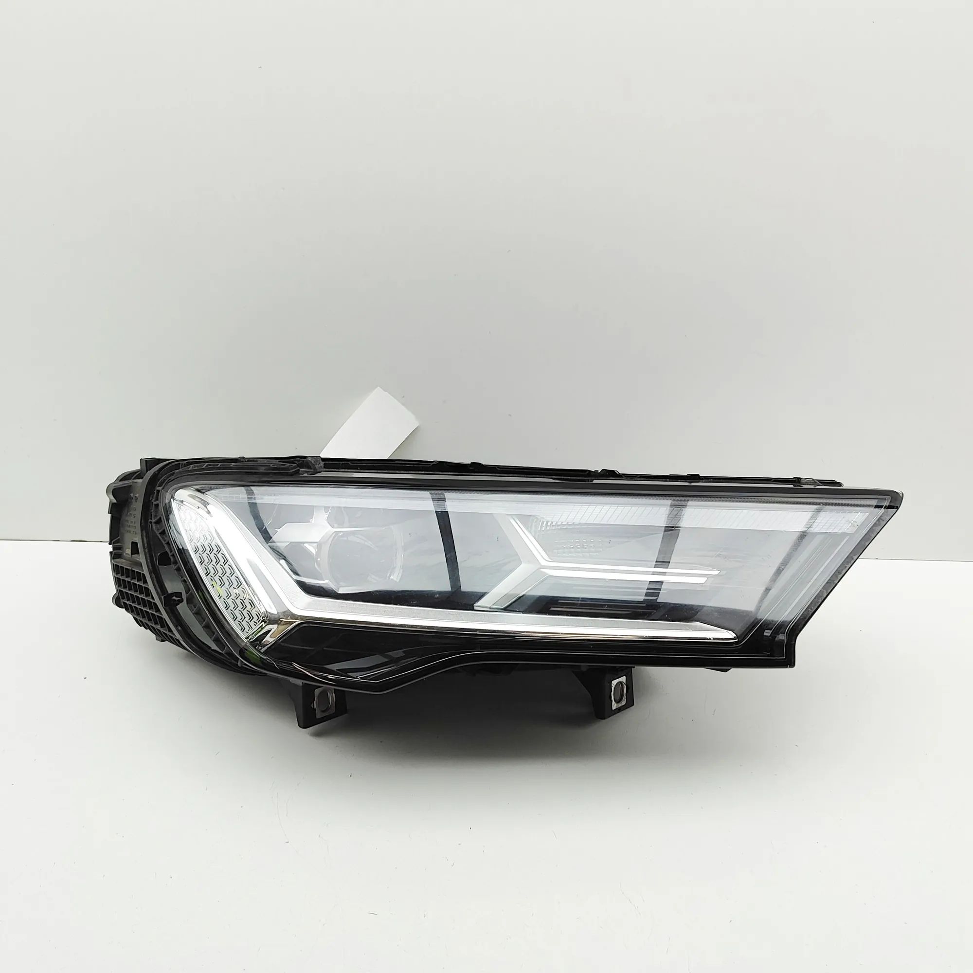Audi Q7 (4M) Front Right Headlight 4M0941012A Front Right Headlight AUDI Q7 (4M) (...