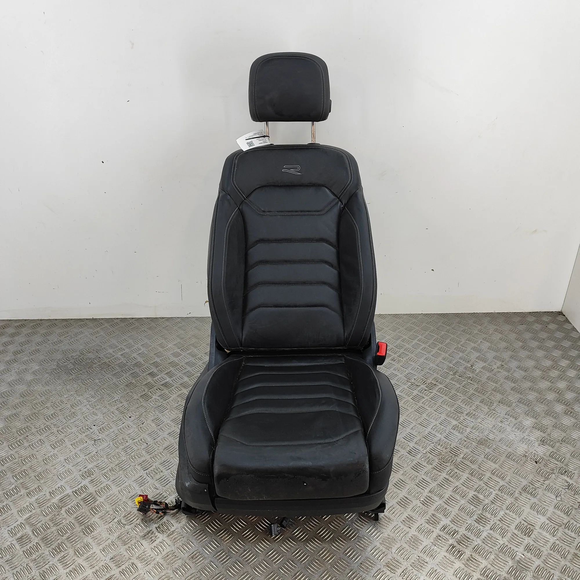 Volkswagen Touareg Front Right Seat 4M4881106A Front Right Seat VW TOUAREG (CR7) (2...
