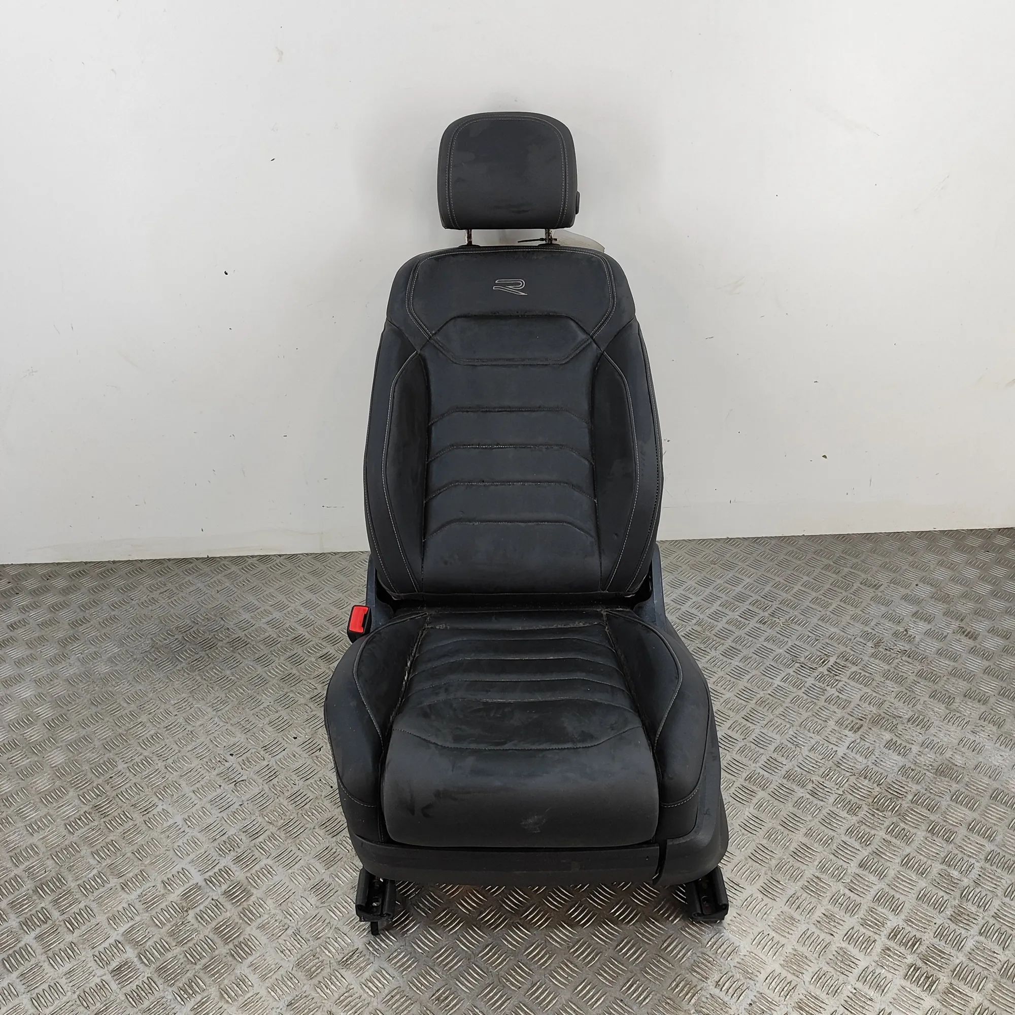Volkswagen Touareg Front Left Seat 4M4881105A Front Left Seat VW TOUAREG (CR7) (20...