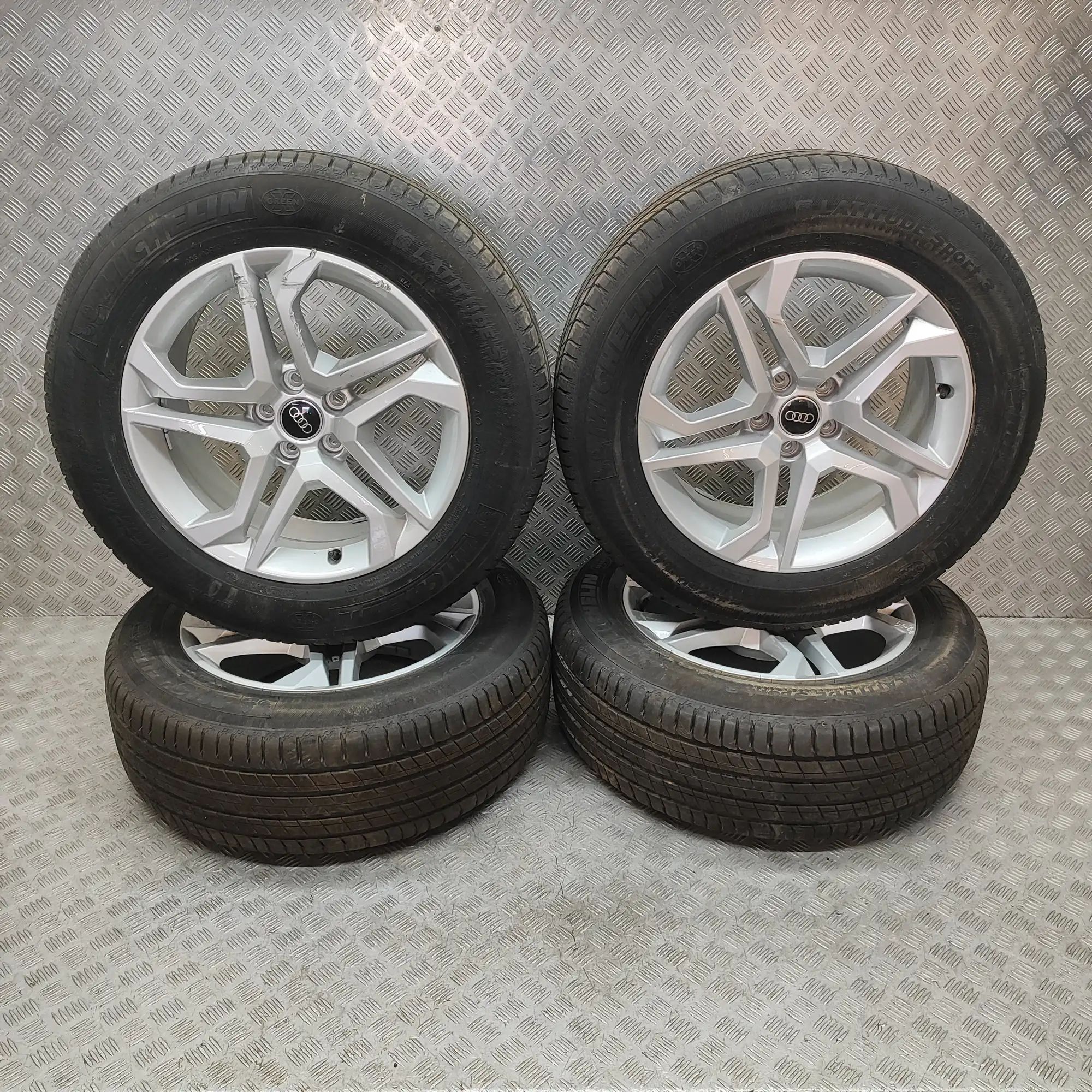 Audi Q5 (FY) Alloy Wheel Set 80A601025BD Alloy Wheel Set AUDI Q5 (FY) (2016-...