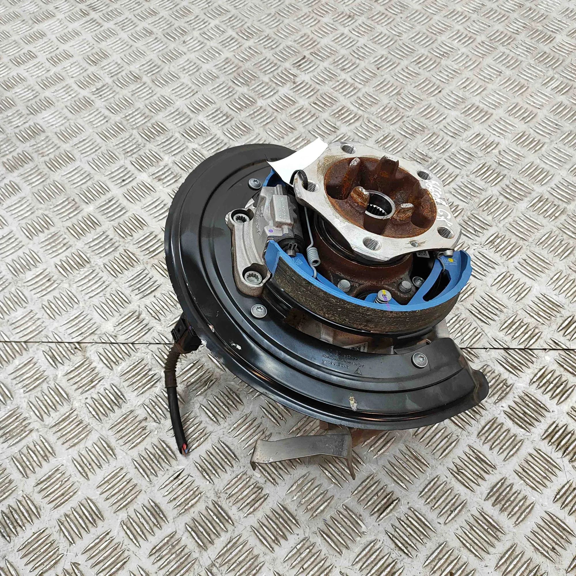 Porsche Cayenne Rear Left Wheel Hub Spindle 9Y0505431N Rear Left Wheel Hub Spindle PORSCHE ...