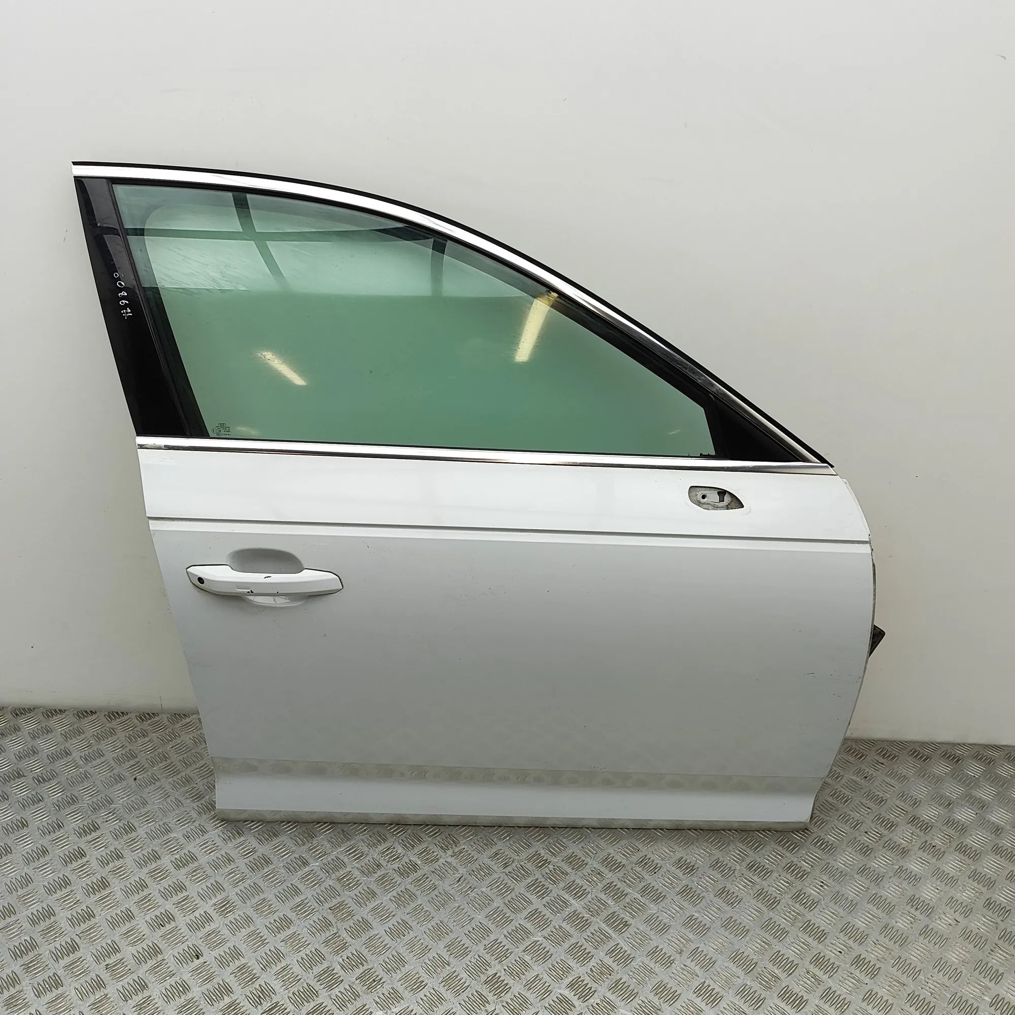Audi A4 (B8) Front Right Door 8W0831052 Front Right Door AUDI A4 (8W2, B9) (2...