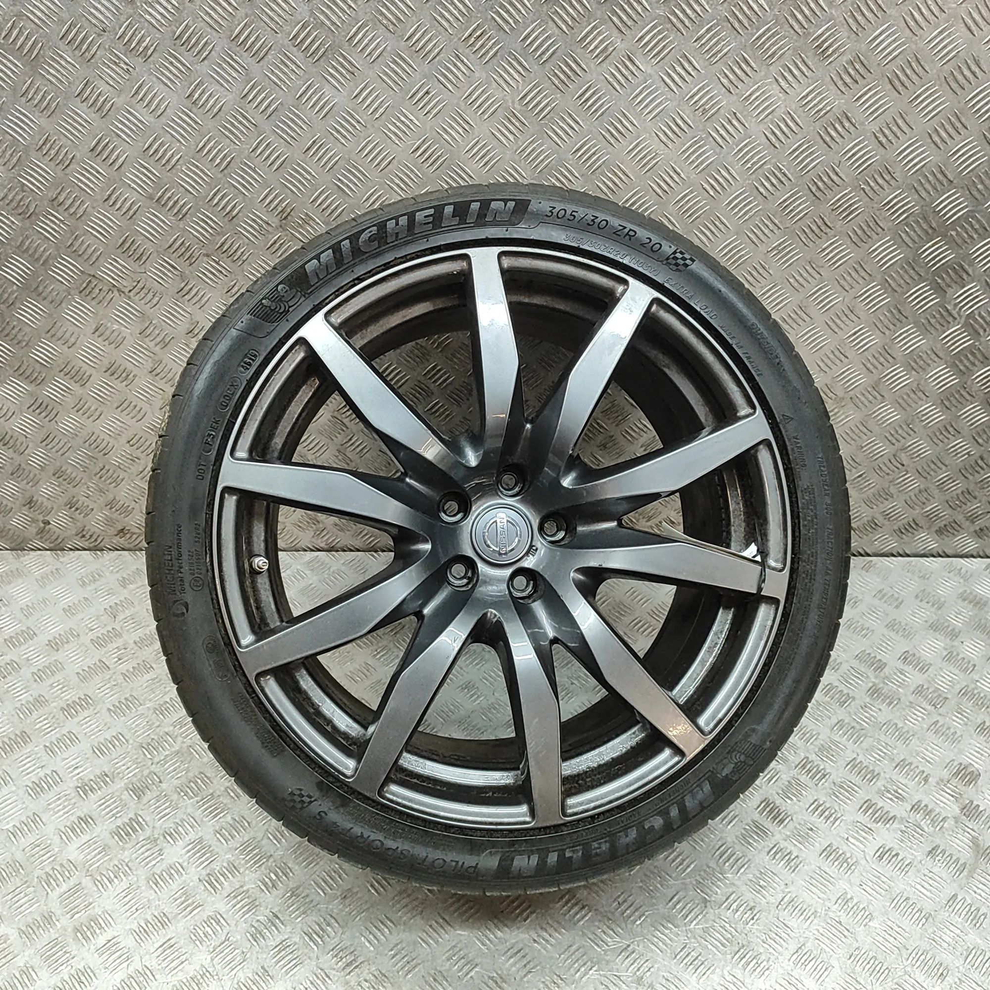Nissan GT-R Alloy Wheel D0C00-KB51A Alloy Wheel NISSAN GT-R (R35) (2007...
