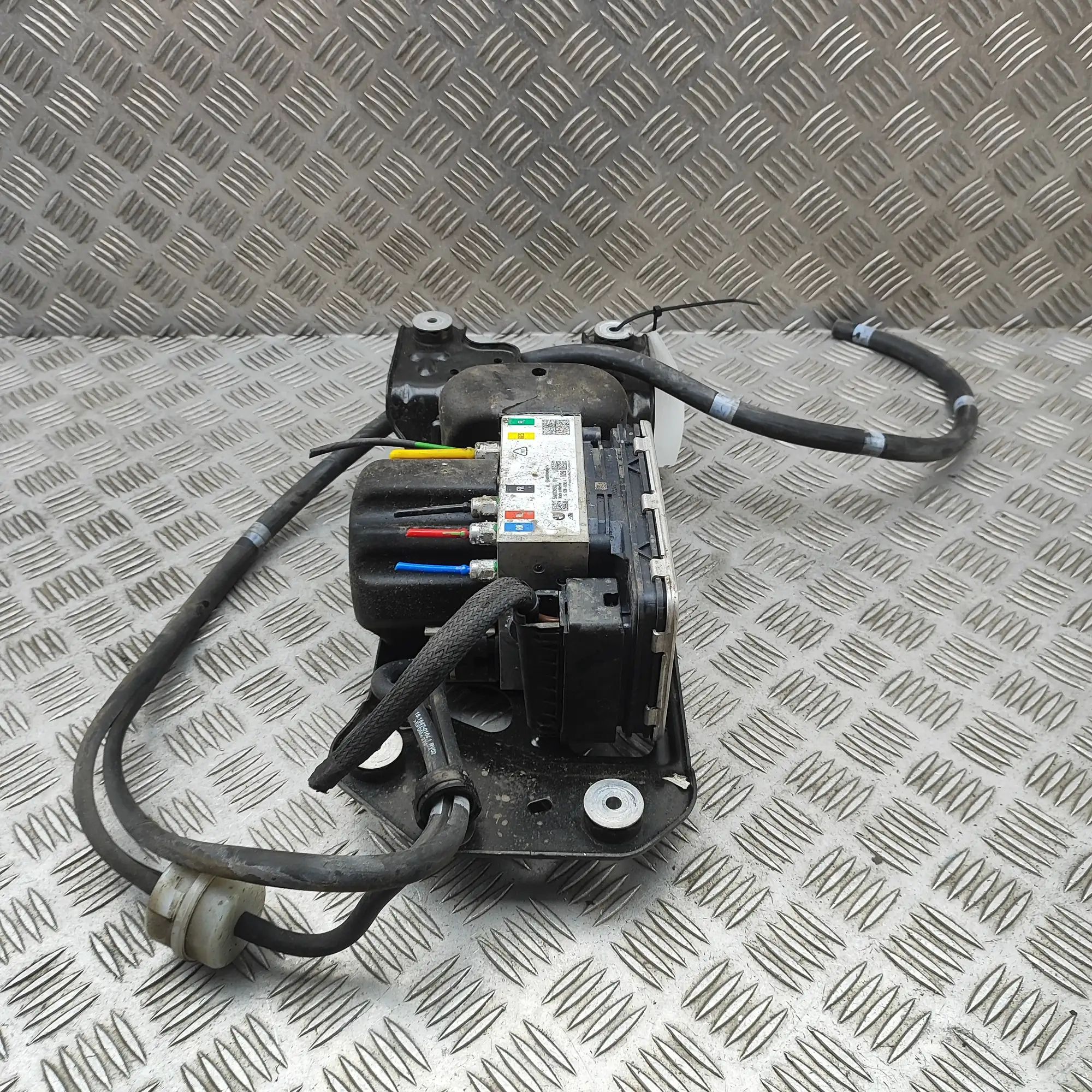 BMW X5 (G05) Air Suspension Compressor 5A0C990 Air Suspension Compressor BMW X5 (G05) ...