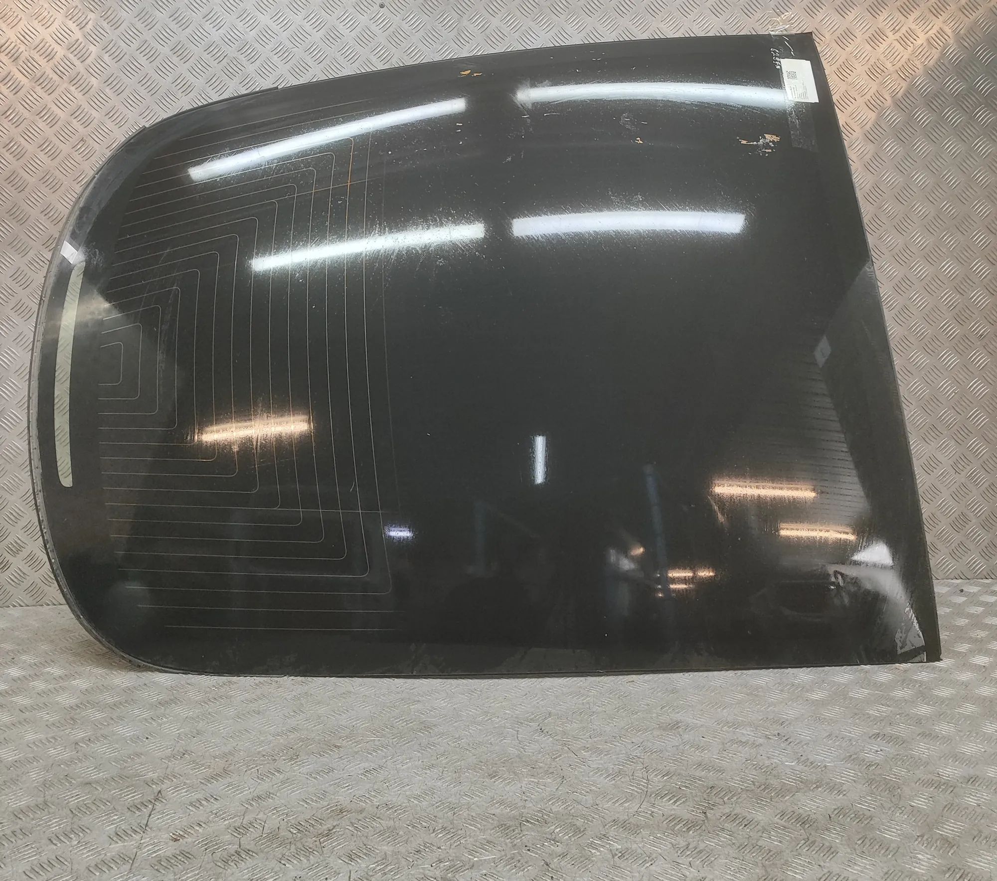 Tesla Model 3 Rear Window glass 1472925-99-C Rear Window Glass TESLA MODEL 3 (2...