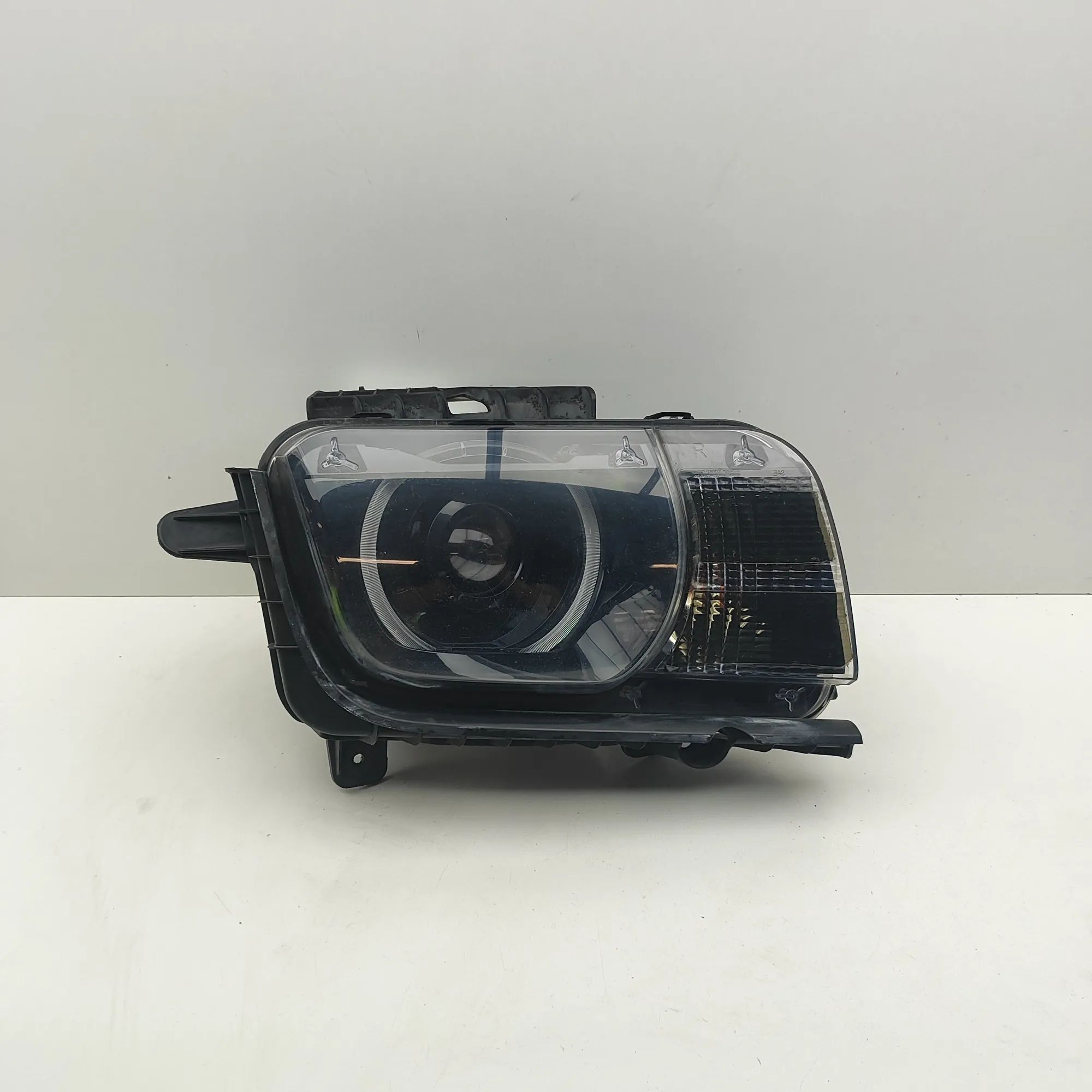 Chevrolet Camaro Front Right Headlight 20987302 Front Right Headlight CHEVROLET CAMARO...