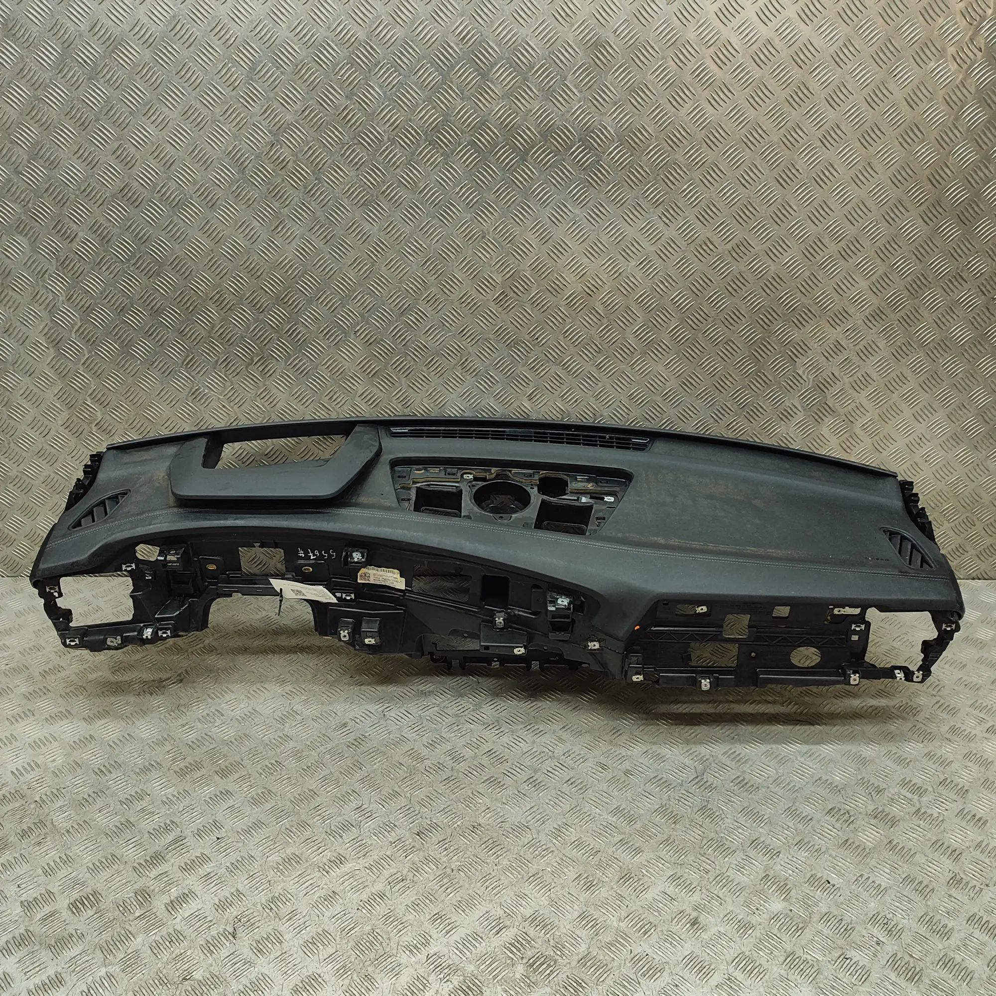 Audi A5 (B10) Dashboard 8B1857001C Dashboard AUDI A5 (Avant) (2024-...)...