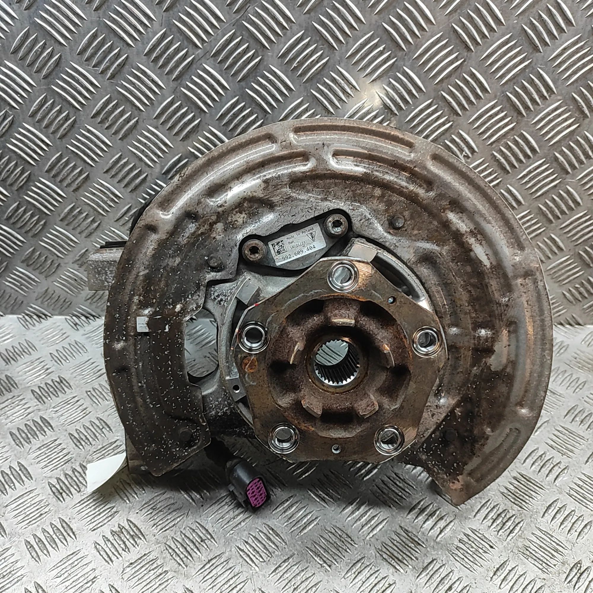 Porsche 911 (992) Rear Right Wheel Hub 992505436B, 992609404 Rear Right Wheel Hub PORS...