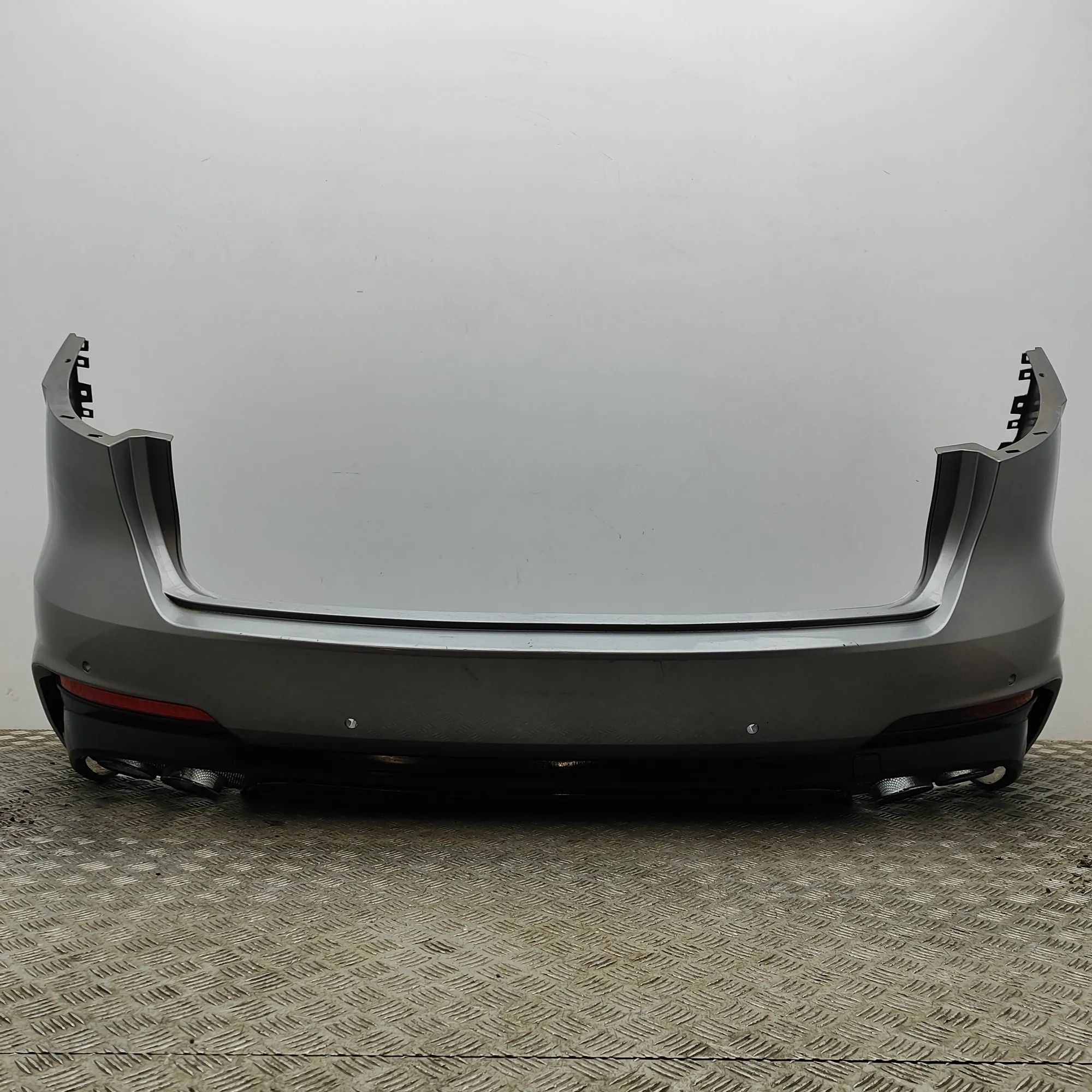 Maserati Levante rear bumper 670118506, 6701491940 Rear Bumper MASERATI LEVA...