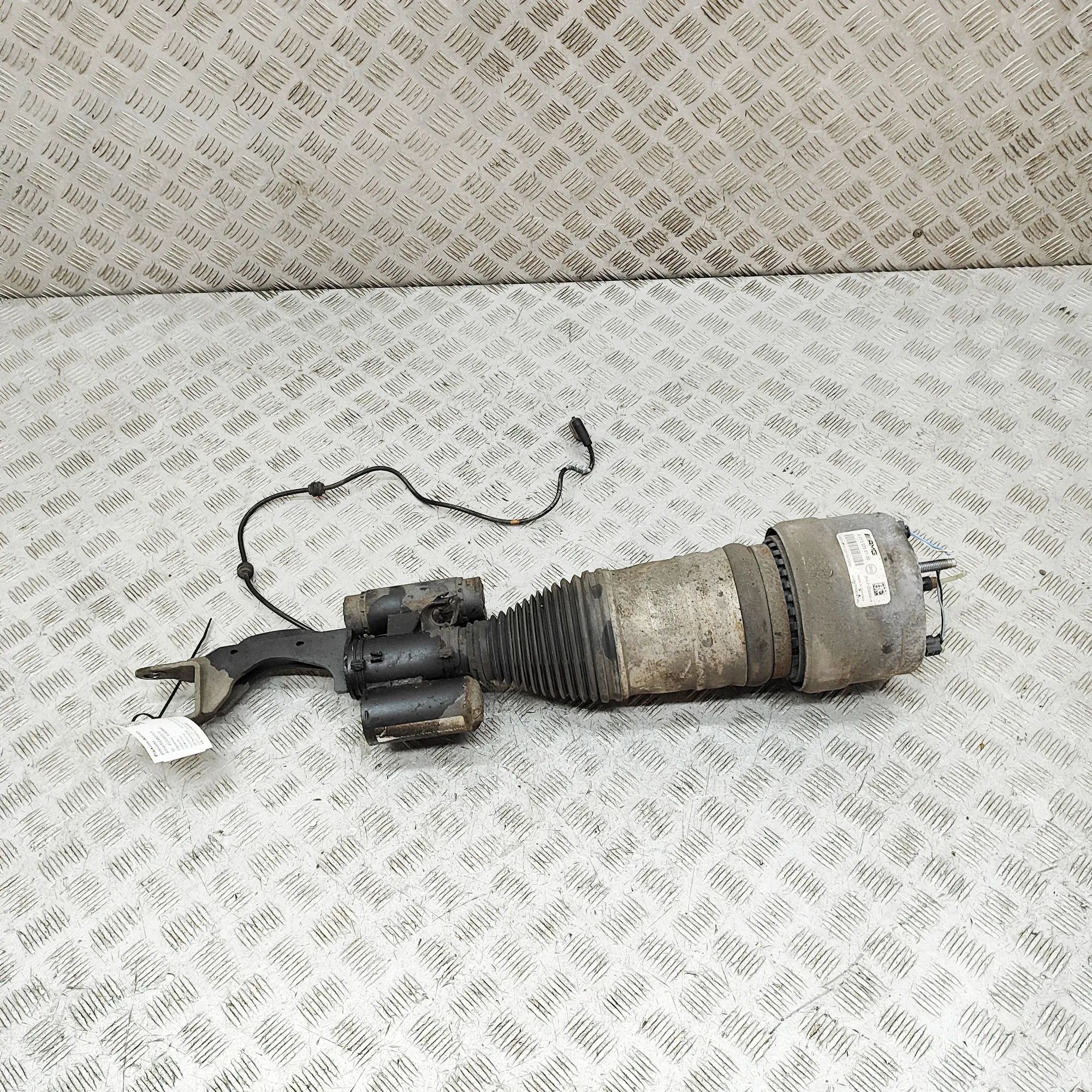 Mercedes-Benz A (W176) Front Right Air Shock Absorber A2133202100 Front Right Air Shock Absorber MERC...