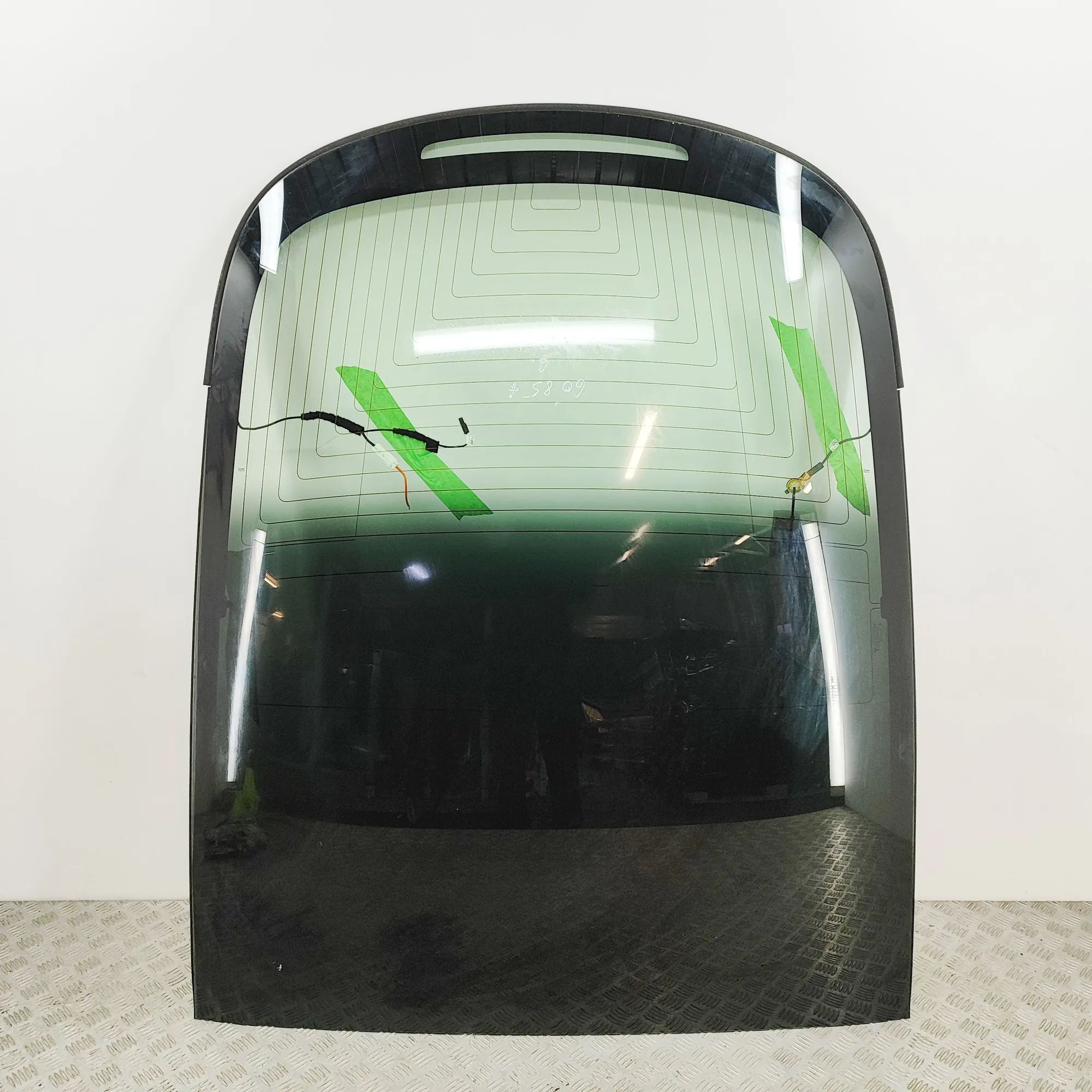 Tesla Model 3 Rear Window glass 1472925-00-B Rear Window Glass TESLA MODEL 3 (2...