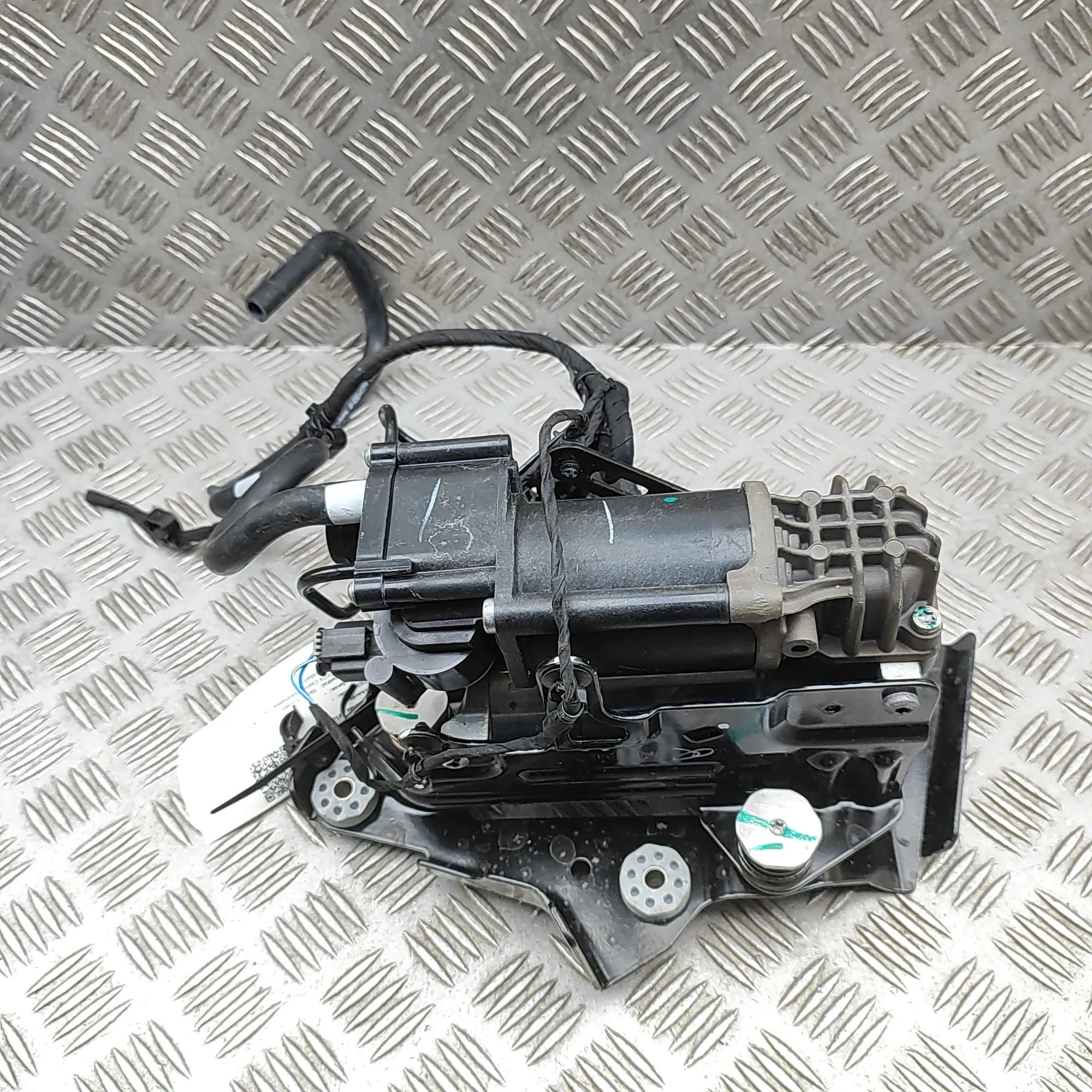 BMW 5 (G30 / G31) Air Suspension Compressor 4420511211, 4722520100, 6894904 Air Suspension ...