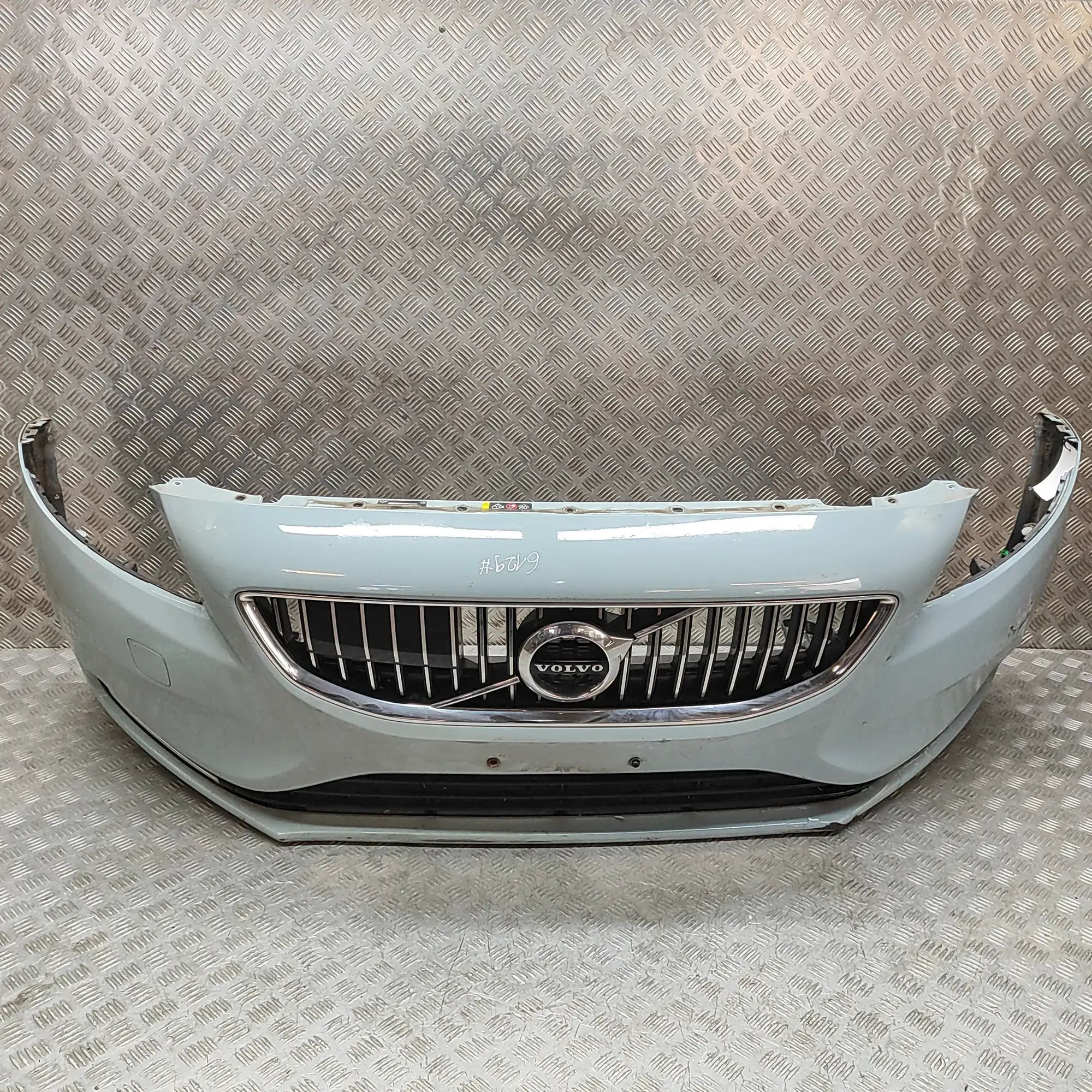 Volvo V40 front bumper 39820367 Front Bumper VOLVO V40 (Hatchback) (20...