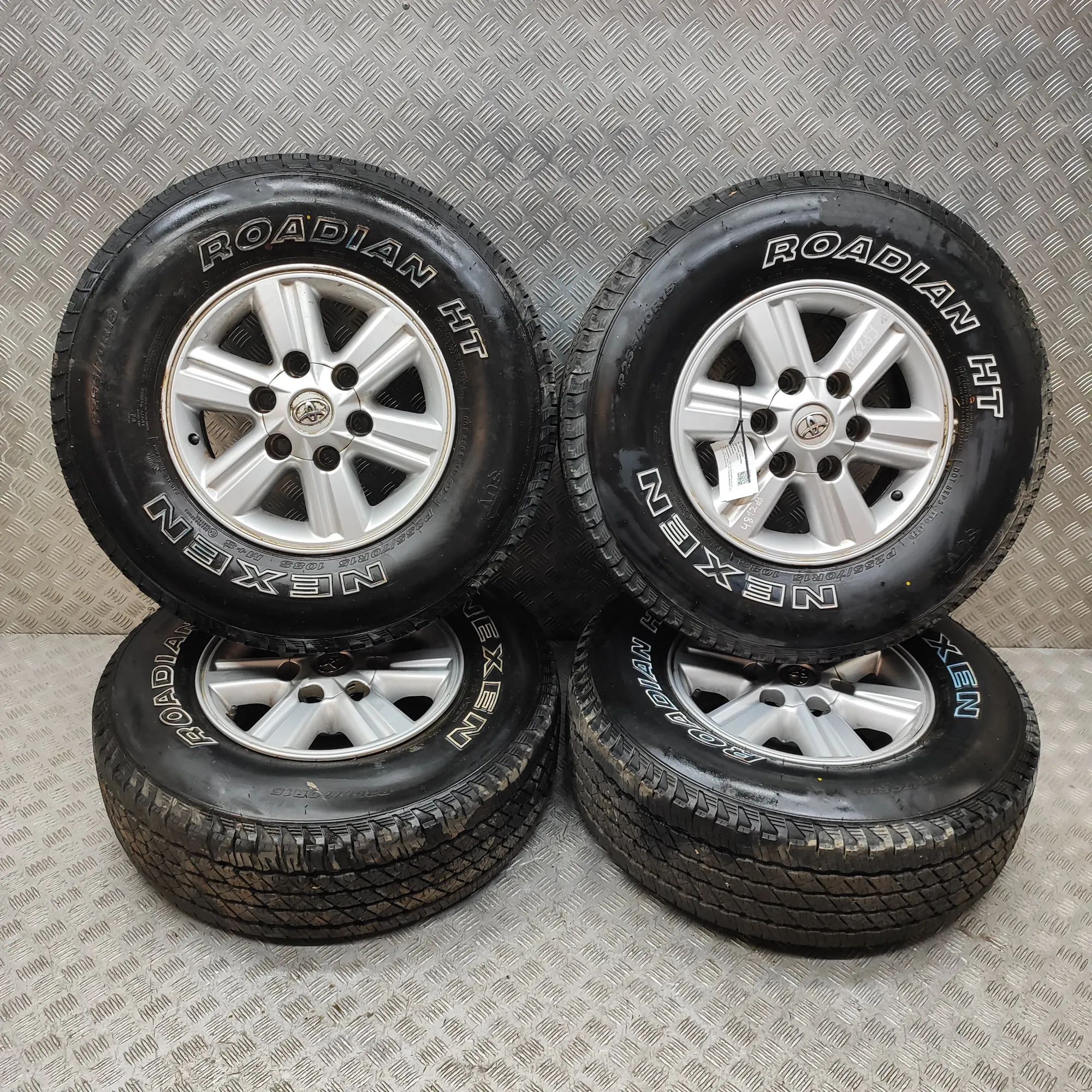 Toyota Hilux Alloy Wheel Set 42611-0KC20 Alloy Wheel Set TOYOTA HILUX (VII P...