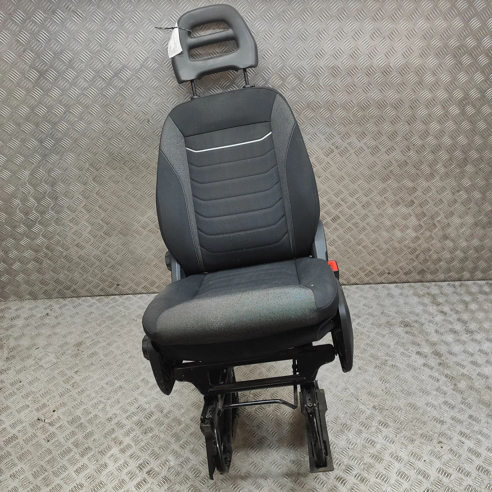 Iveco Daily Front Left Seat 500355891 Front Left Seat IVECO DAILY (VI Flatb...