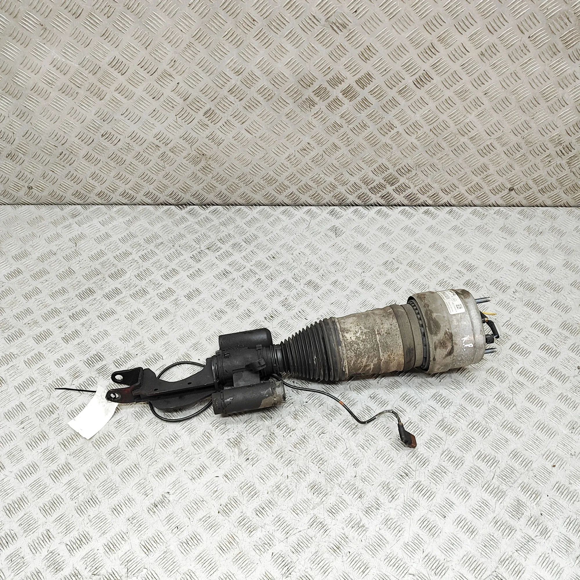 Mercedes-Benz A (W176) Front Left Air Shock Absorber A2133202100 Front Left Air Shock Absorber MERCE...