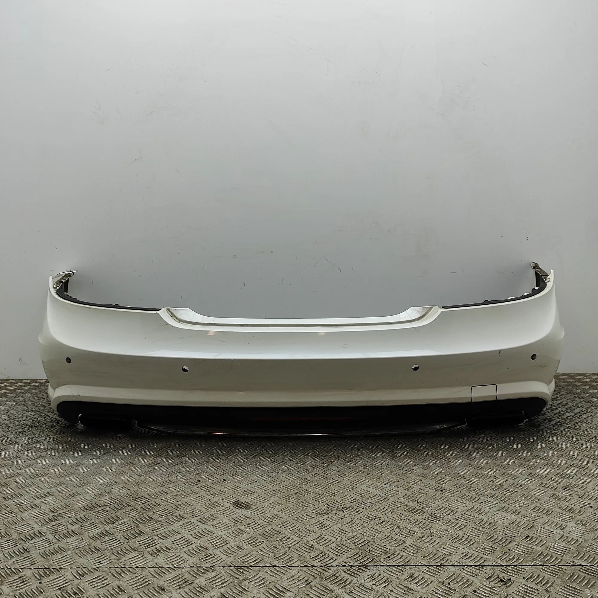 Mercedes-Benz CLS (C218) rear bumper A2188800540 Rear Bumper MERCEDES-BENZ CLS (C218...