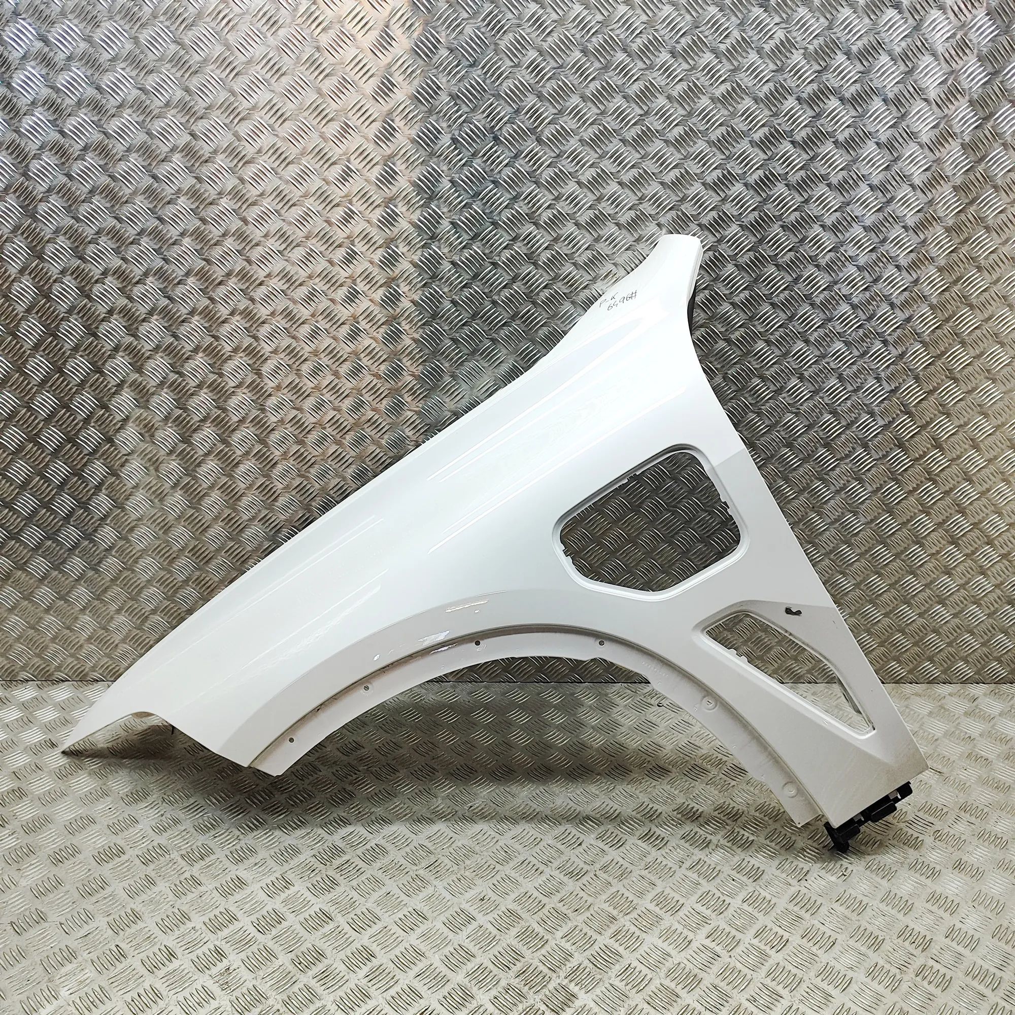 BMW X5 (G05) Front Left Fender 7492376 Front Left Fender BMW X5 (G05) (2018-.....