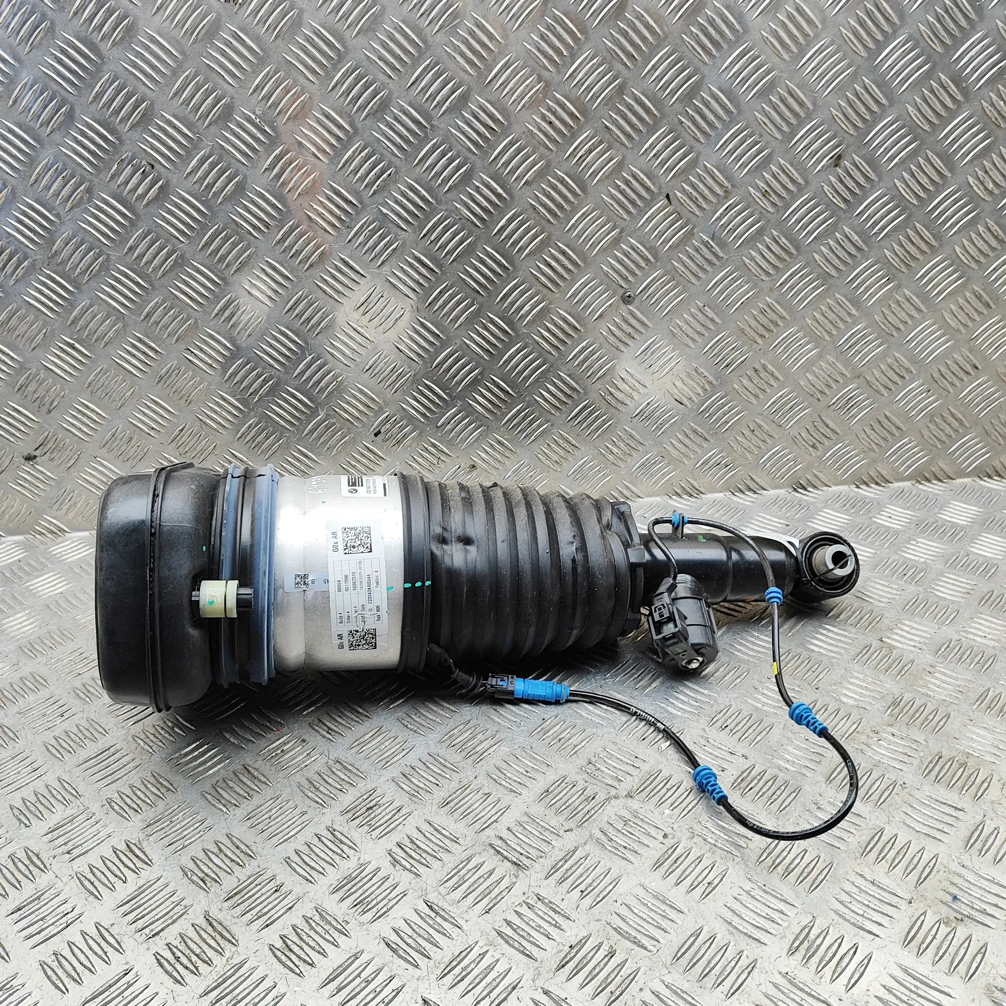 BMW X6 (G06) Rear Right Air Shock Absorber G07H38N Rear Right Air Shock Absorber BMW X6G06...