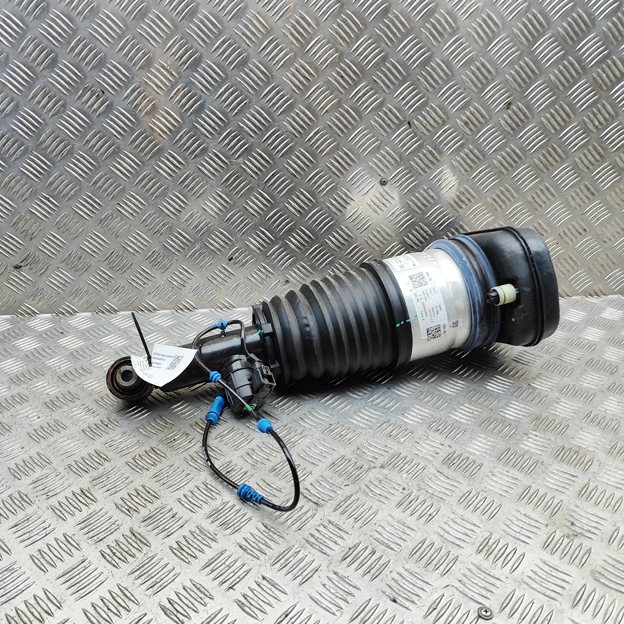 BMW X6 (G06) Rear Left Air Shock Absorber G07H38N Rear Left Air Shock Absorber BMW X6G06 ...
