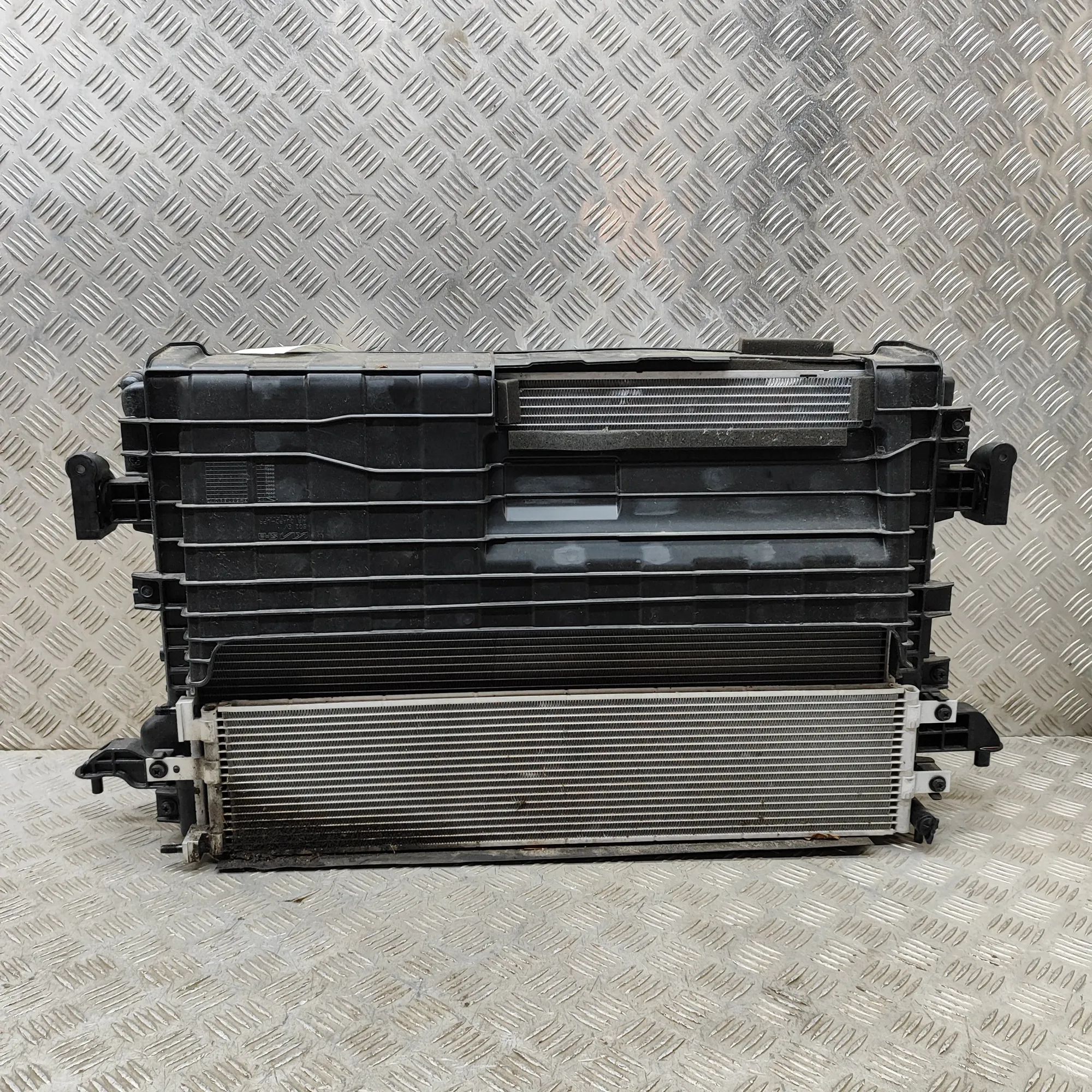 Kia Niro Cooling Radiator Pack 253E0-AO200, 253L0-AO200, 29135-AO000, 97606-CV...