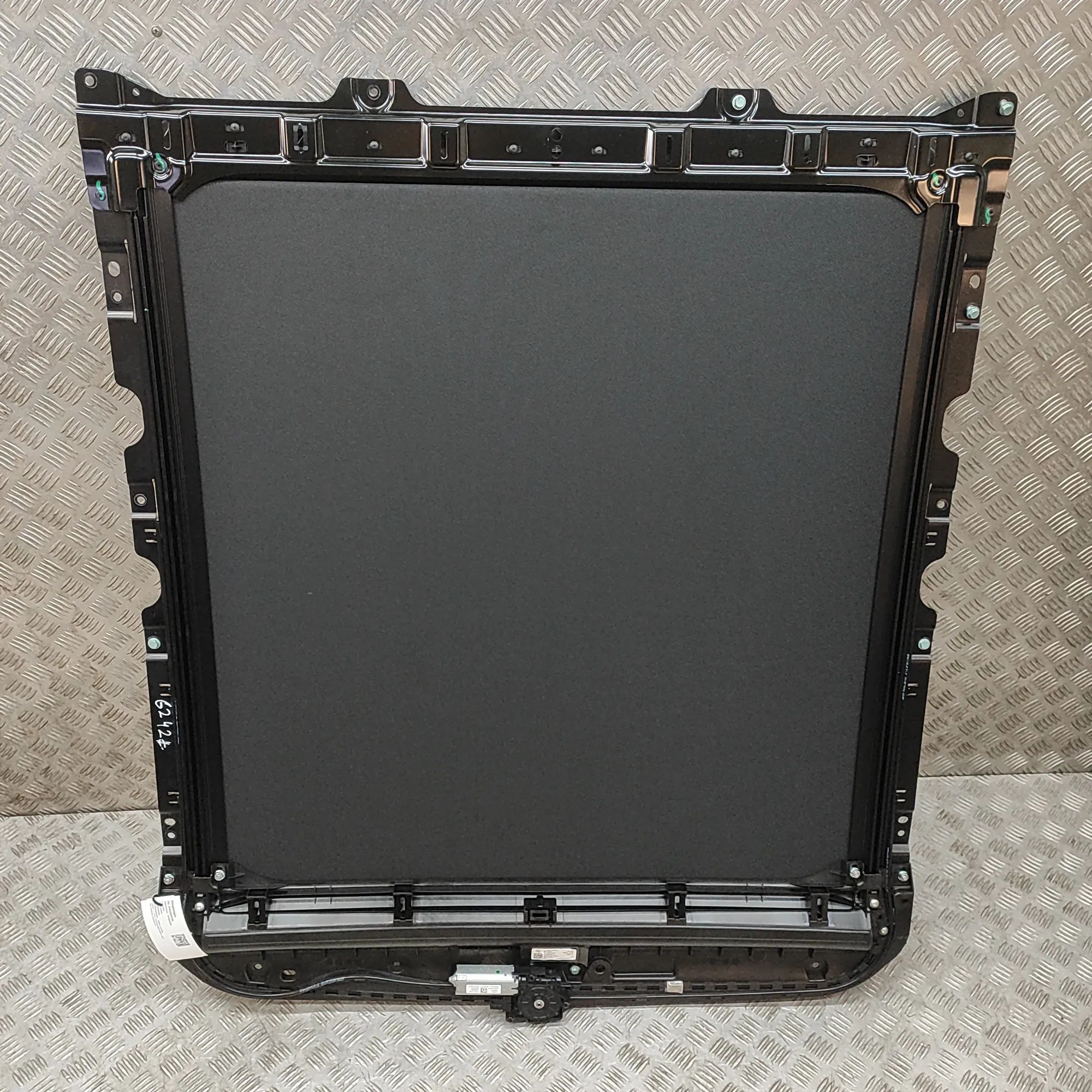 BMW 5 (G30 / G31) Sunroof Sun Blind Roller 9929003933, 5A96A64, 8085584 Sunroof Sun Blind ...