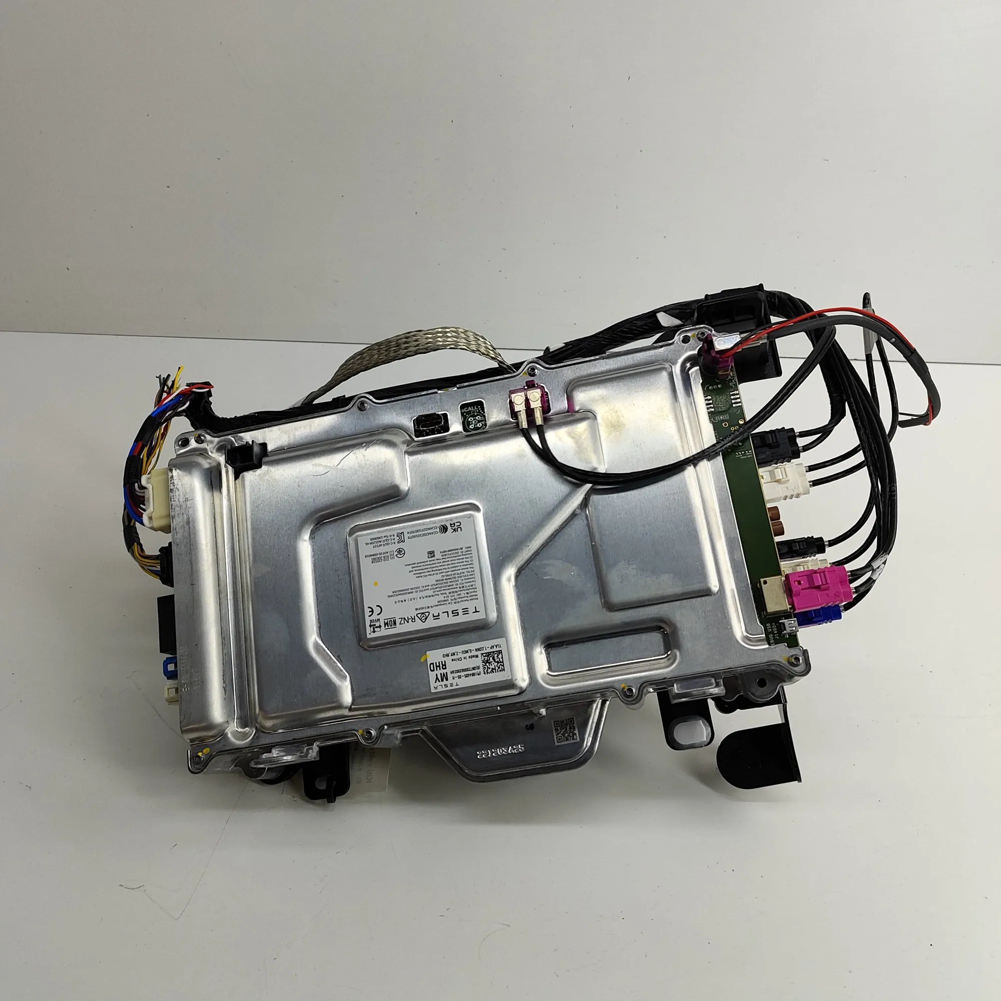 Tesla Model Y Other Control Units 1684435-05-H Other Control Units TESLA MODEL Y ...