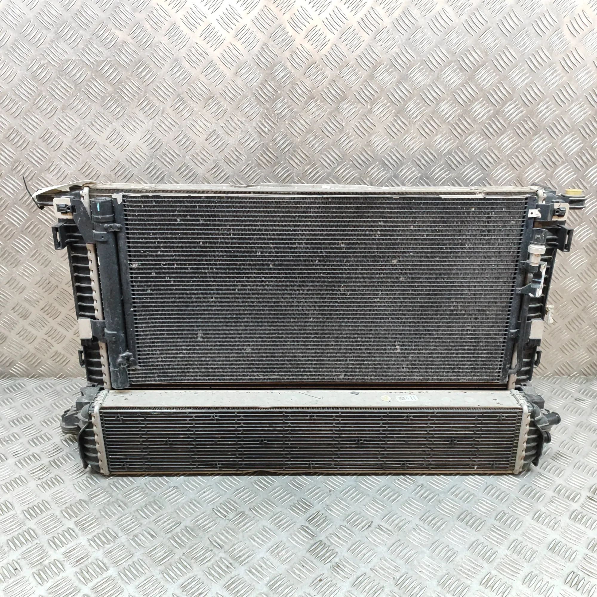 Audi Q5 (FY) Cooling Radiator Pack 80A145804D, 80A121251D, 80A816411M Cooling Radi...