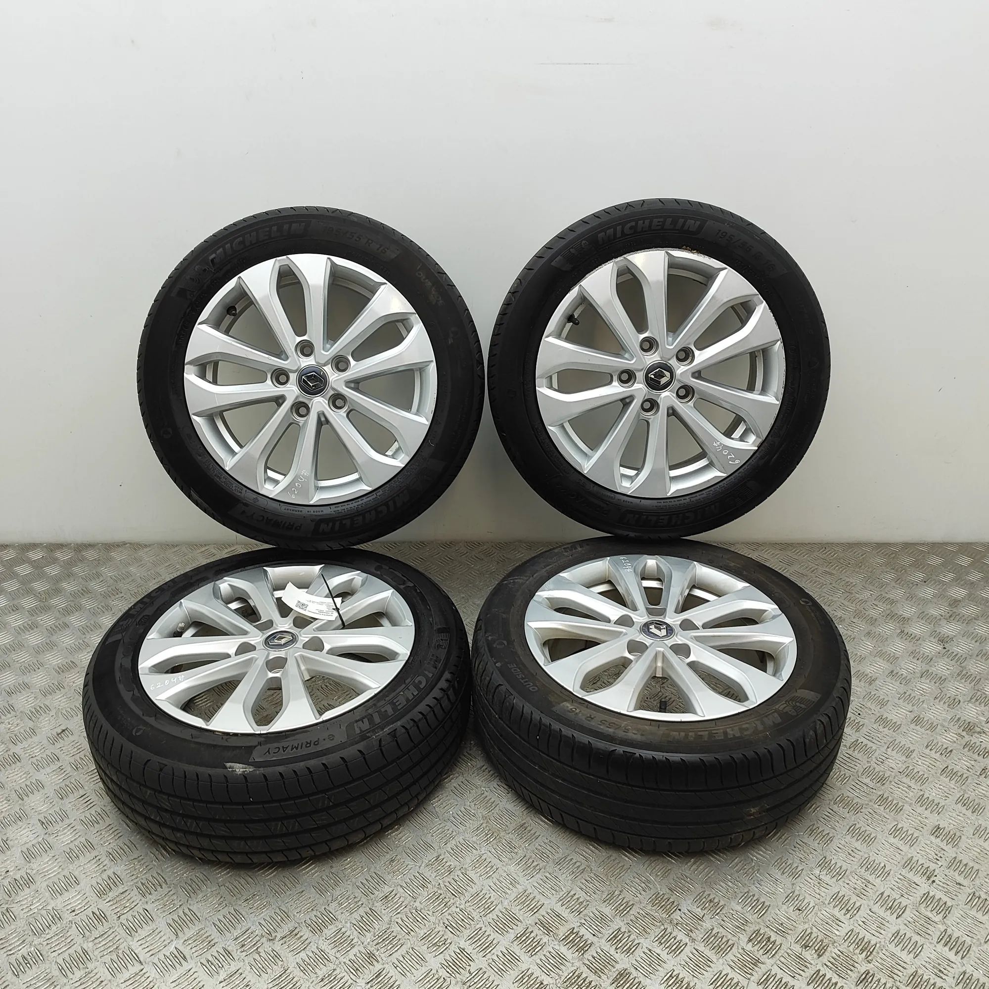 Renault Zoe Alloy Wheel Set 403008128R, 403005287R Alloy Wheel Set RENAULT ...