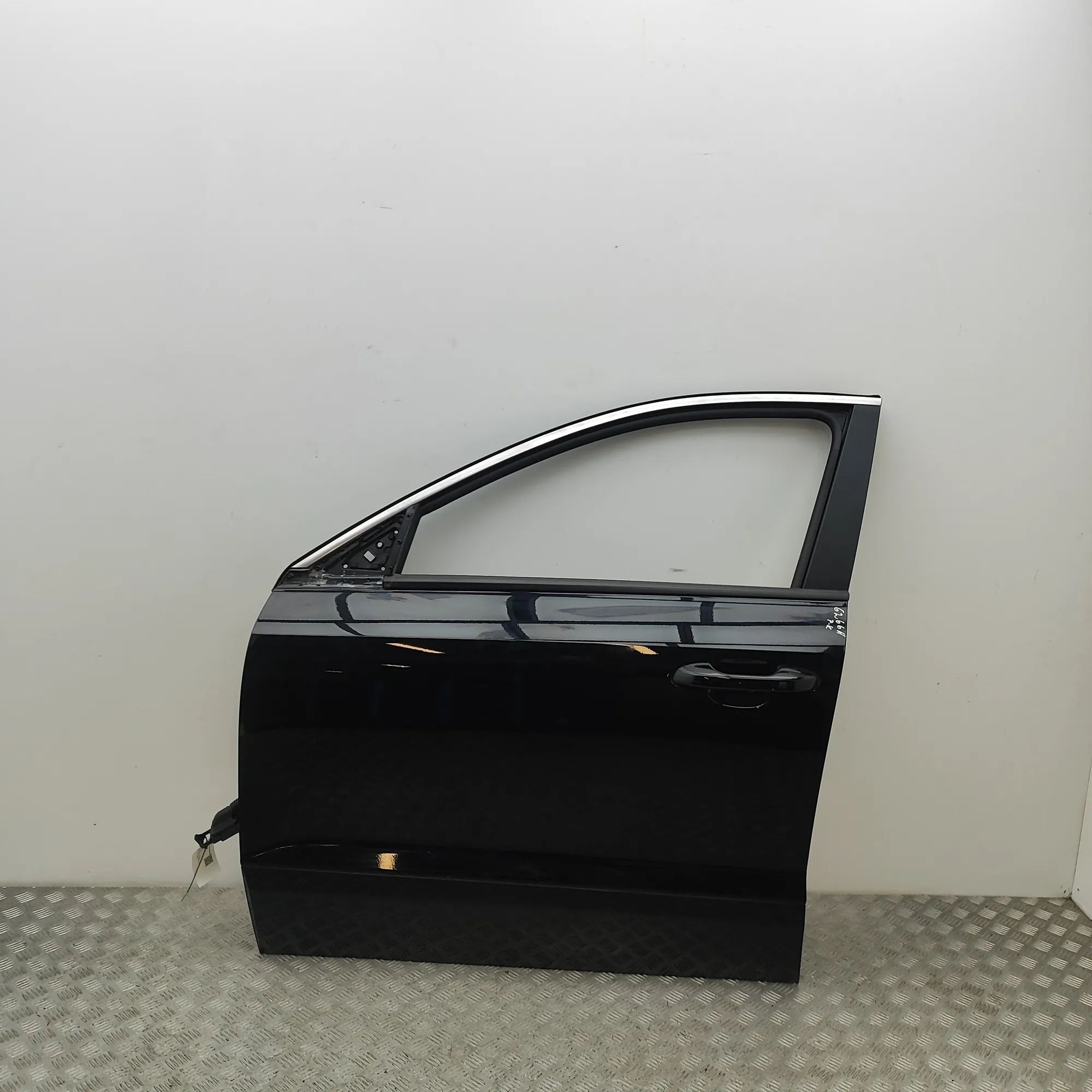 Kia Niro Front Left Door 82470-AT060, 91610-A0140, 95930-CG100, 76003-AT...