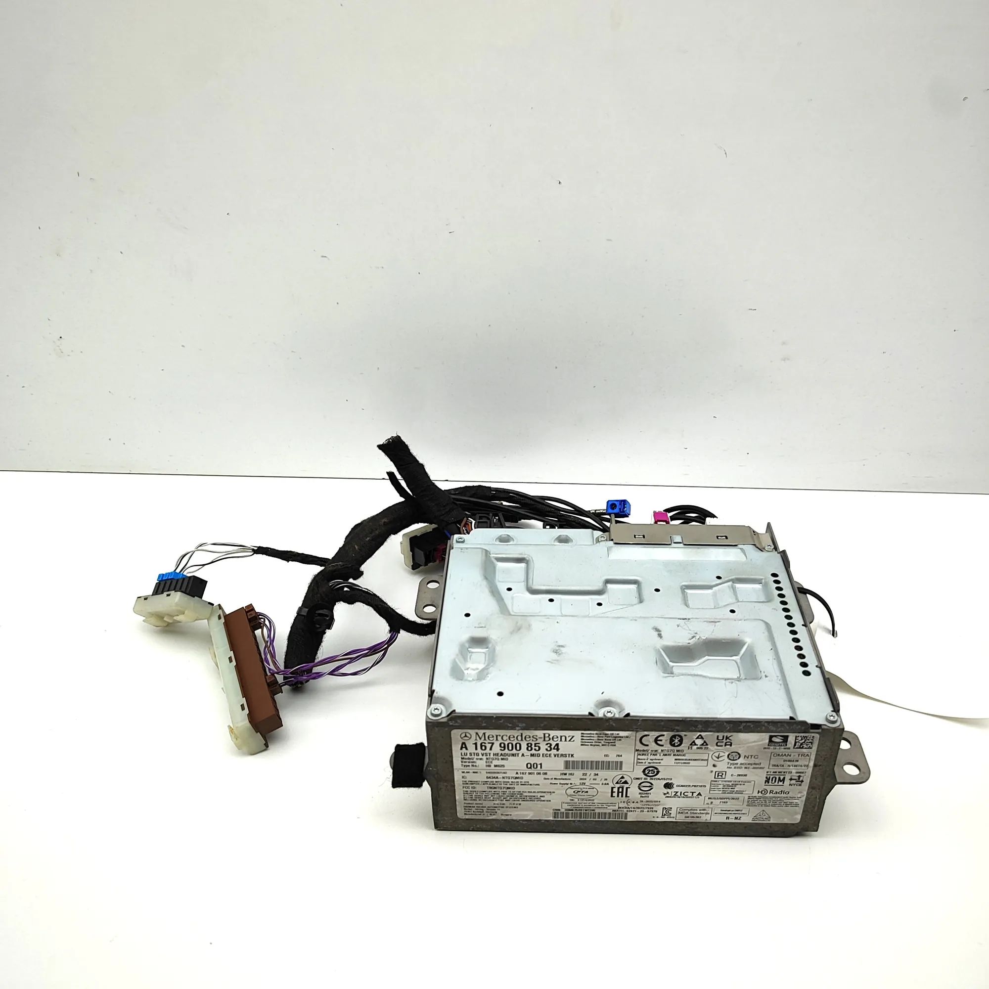 Mercedes-Benz GLA / EQA (H247) Music Navi CD Radio Player Head Unit A1679010608, A1679008534 Music Navi CD Radio Pl...
