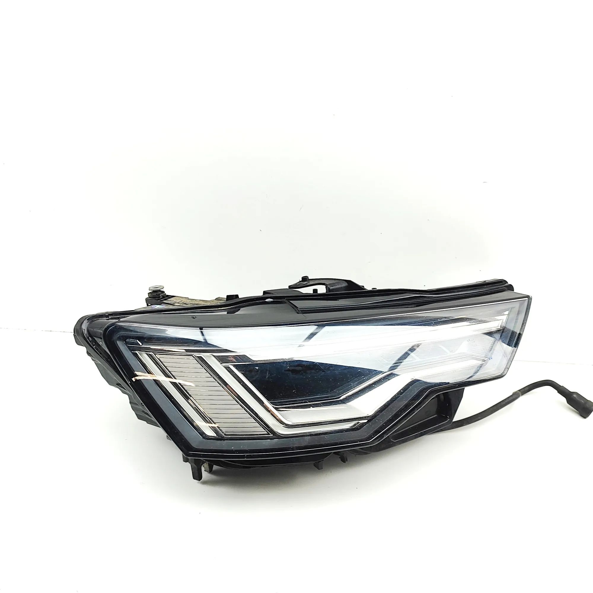 Audi A6 (C8) Front Right Headlight 4K0941040, 4K0941040A Front Right Headlight AUD...
