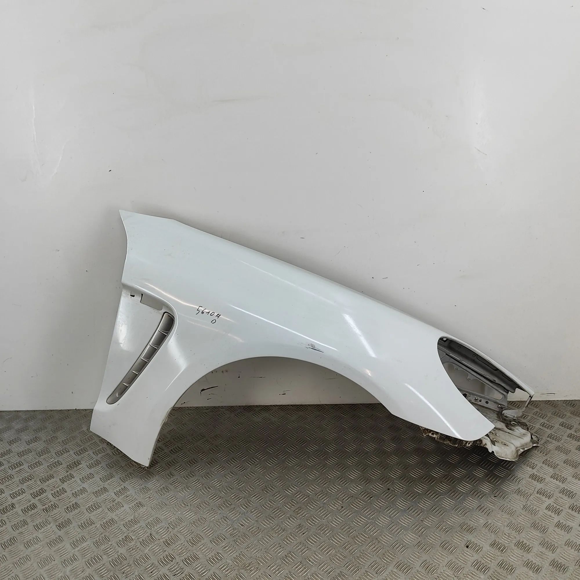 Porsche Panamera Front Right Fender 97050303201 Front Right Fender PORSCHE PANAMERA...