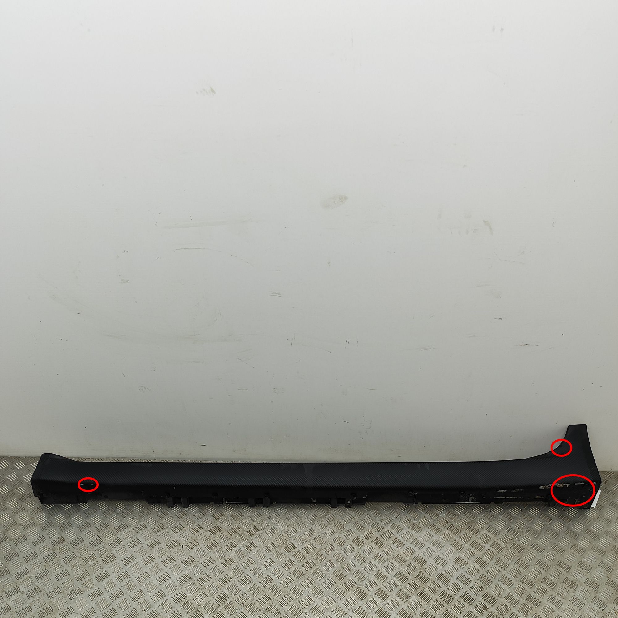 Mitsubishi Lancer Left Side Plastic Sideskirt Cover 6512A161 Left Side Plastic Sideskirt Cover MITS...