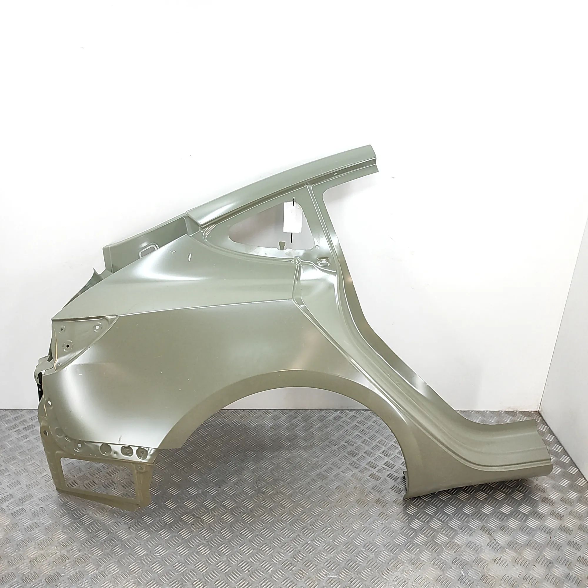 Tesla Model 3 Rear Right Side Wing 1073736-S0-M Rear Right Side Wing TESLA MODEL 3...