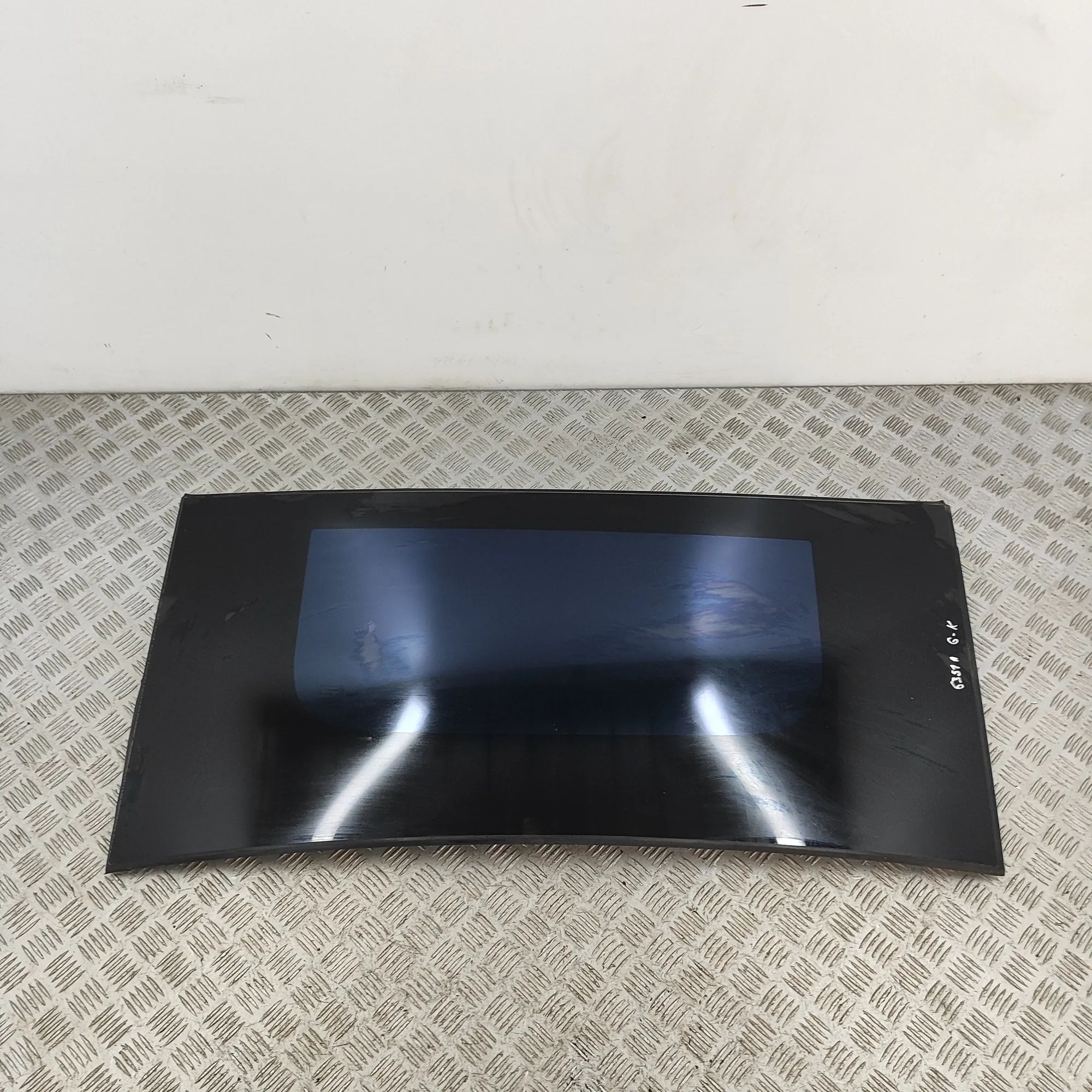 Tesla Model X Sunroof 1072734-00-C Sunroof TESLA MODEL X (2013-...)

...