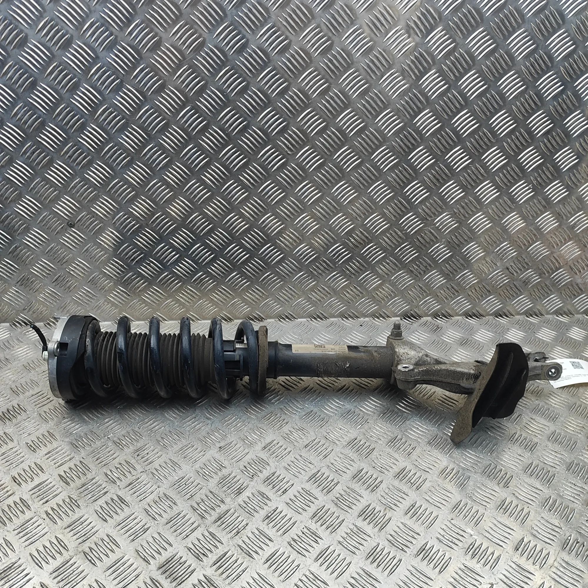 Porsche Cayenne Front Right Shock Absorber 9Y0413031, 4M4411105BN, 4M4411105, 9Y0413031E F...