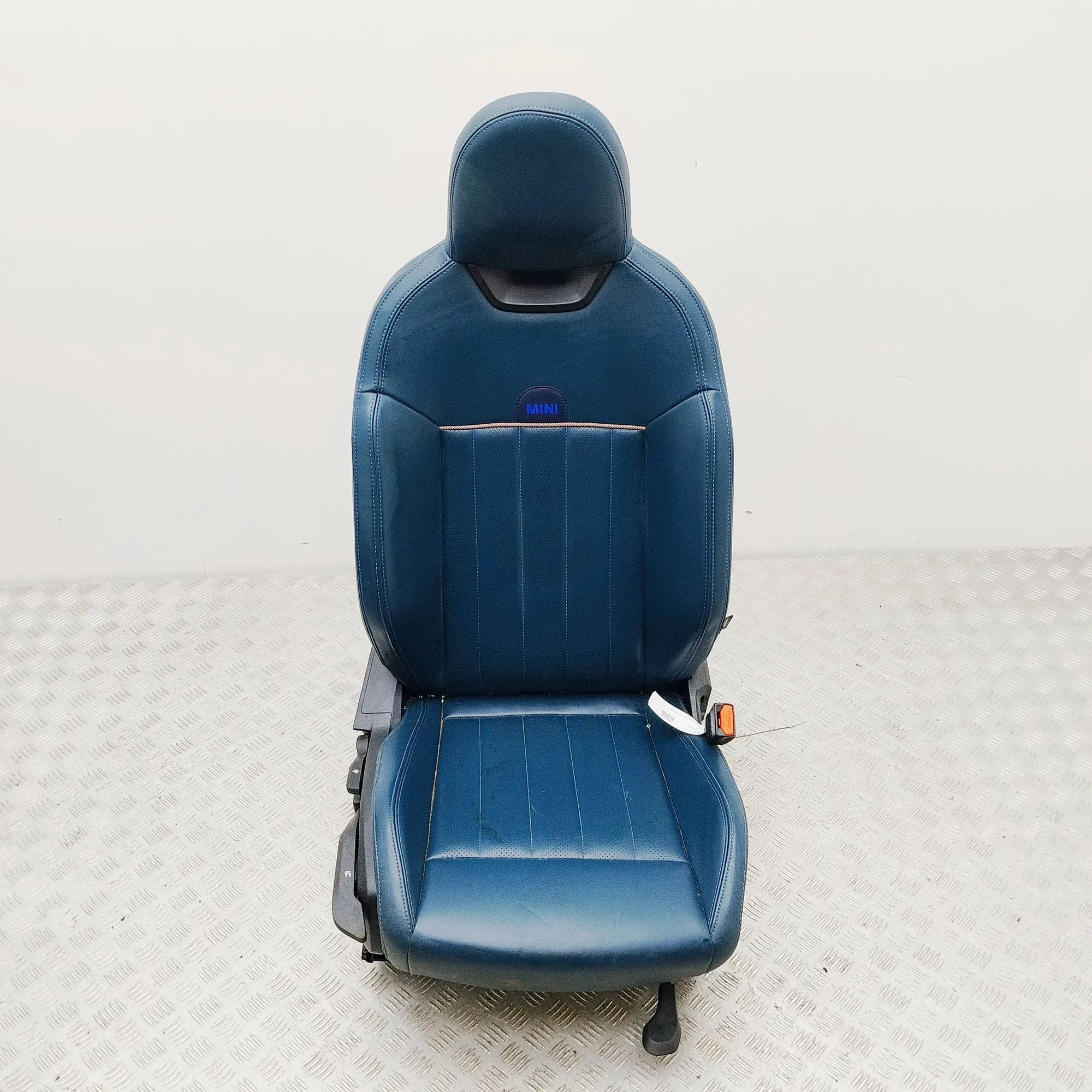 Mini Countryman (U25) Front Right Seat 7911648 Front Right Seat MINI COUNTRYMAN (U25) ...