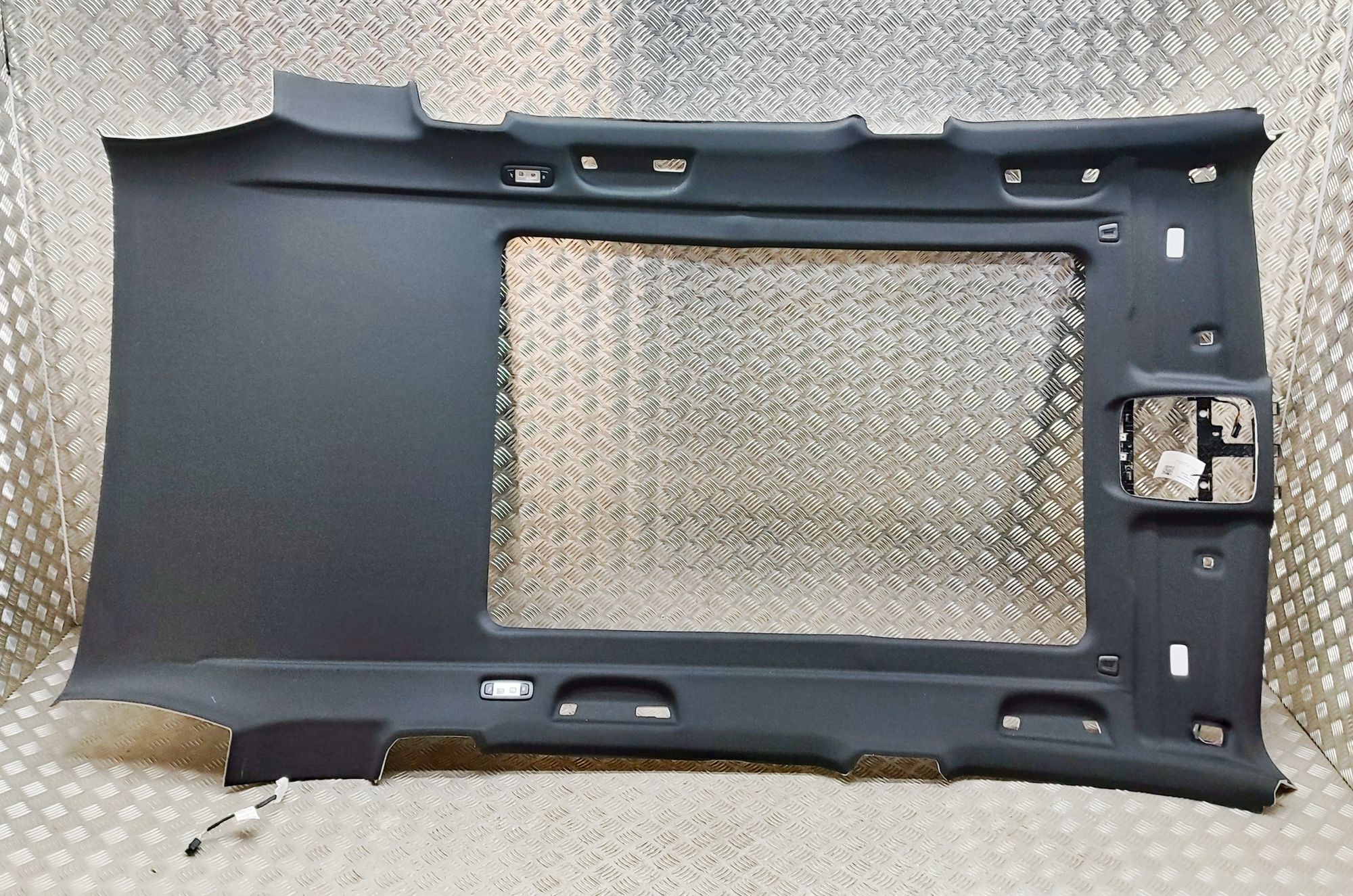 BMW X5 (G05) Roof Headliner 5A70A18 Roof Headliner BMW X5 (G05) (2018-...)
...