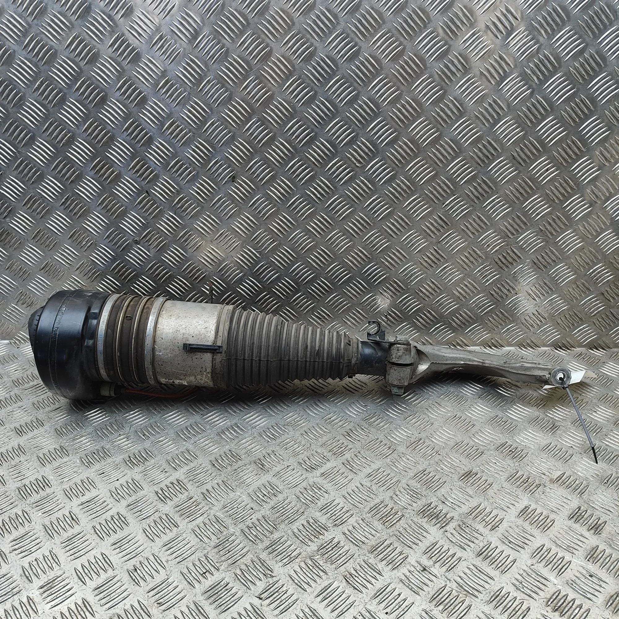 Volkswagen Touareg Front Left Air Shock Absorber 4M0413037, 4M4616039Q Front Left Air Shock Abso...