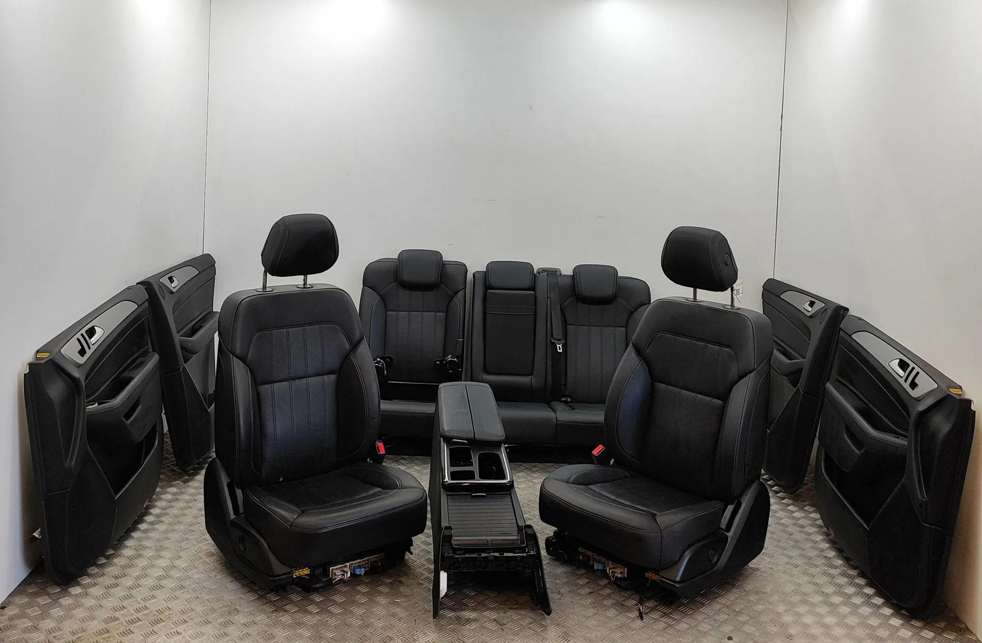 Mercedes-Benz ML / GLE (W166) Interior Seats W/ Door Cards Kit A1667207901, A1667307101, A1667307201, A1667208...