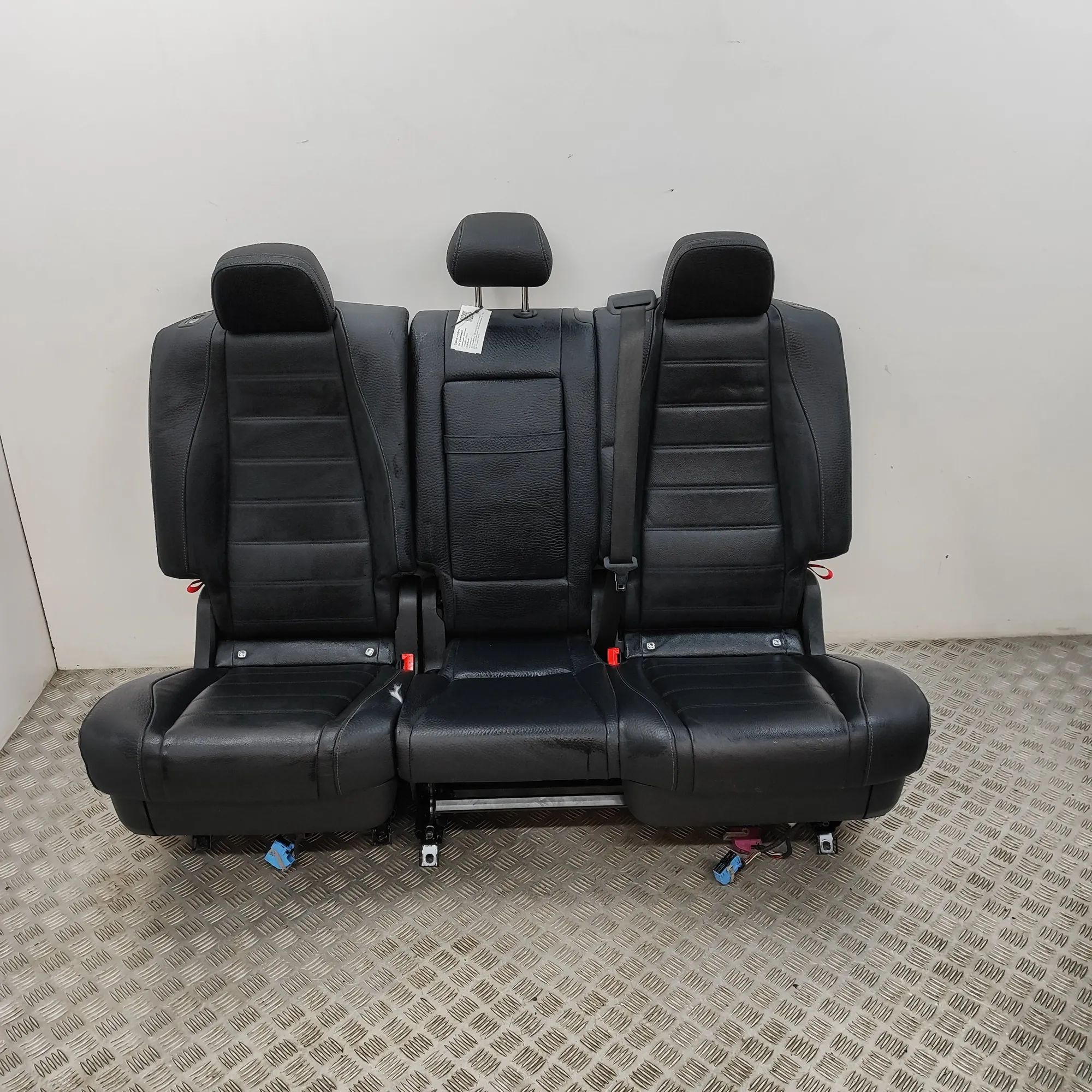 Mercedes-Benz GLE (W167) Takapenkki A1679206409, A1679201117 Rear Seat MERCEDES-BEN...