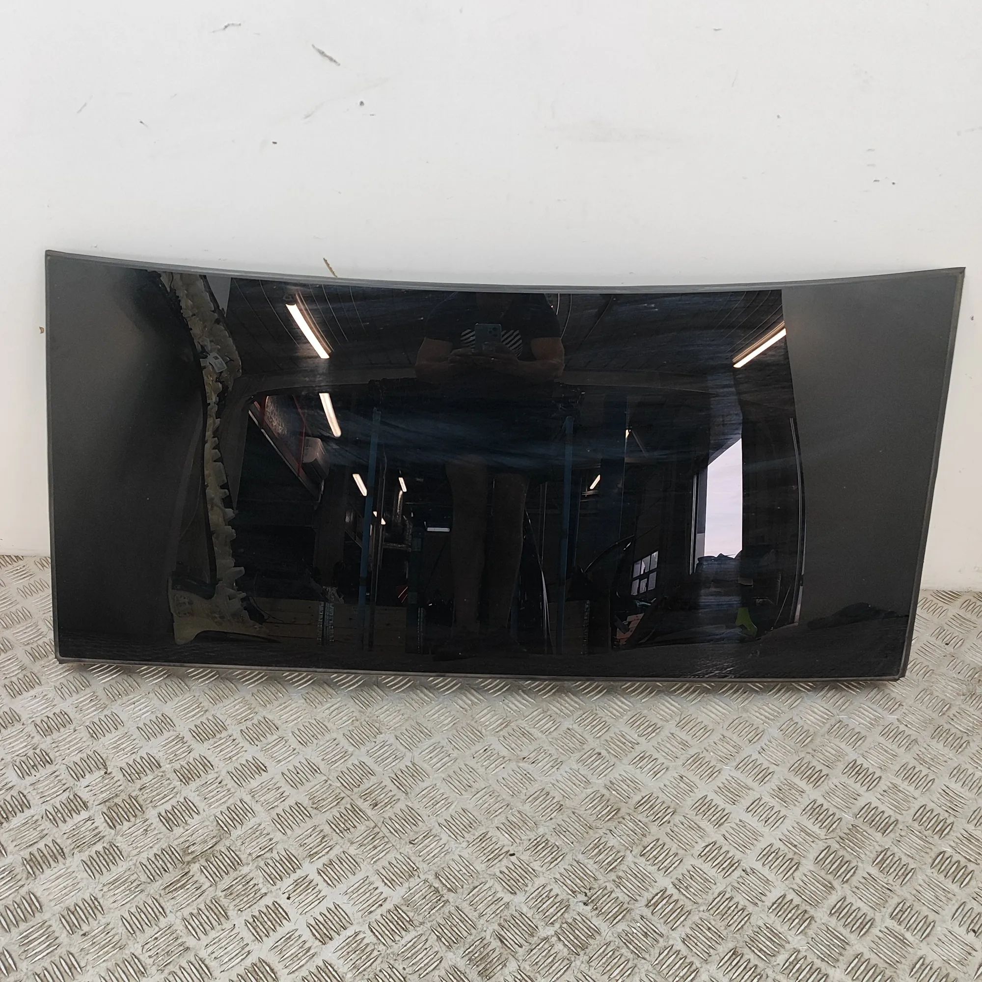 Tesla Model X Sunroof 1034902-00-N Sunroof TESLA MODEL X (2013-...)

...