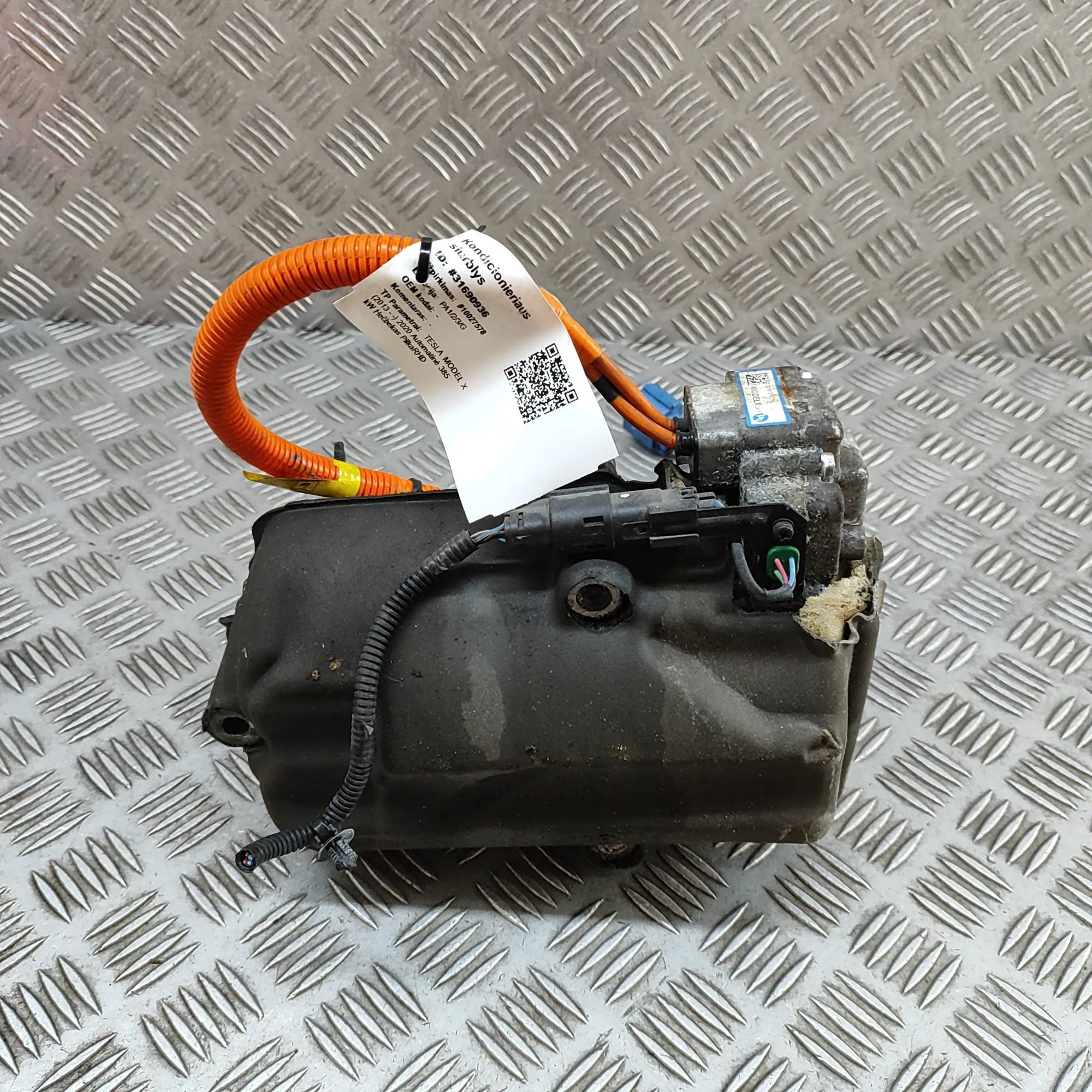 Tesla Model X Air Condition A/C Pump 1042442-00-K Air Condition A/C Pump TESLA MODEL...