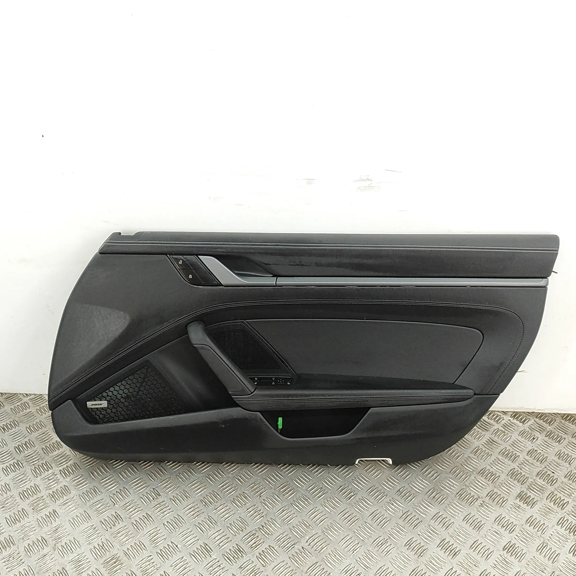 Porsche 911 (992) Front Right Door Panel 992868114D, 992867178M, 992867012AH Front Right...