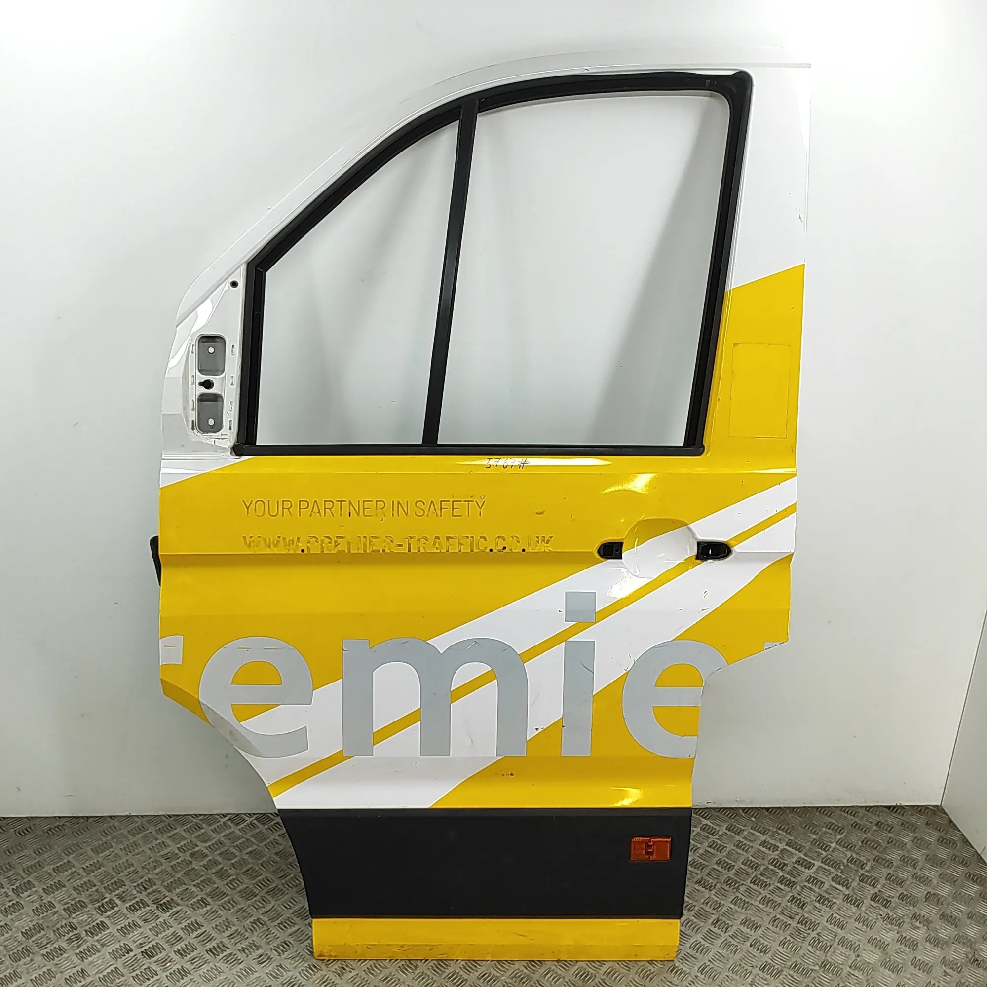 Volkswagen Crafter Front Left Door 7C0831055G Front Left Door VW CRAFTER (Platform...